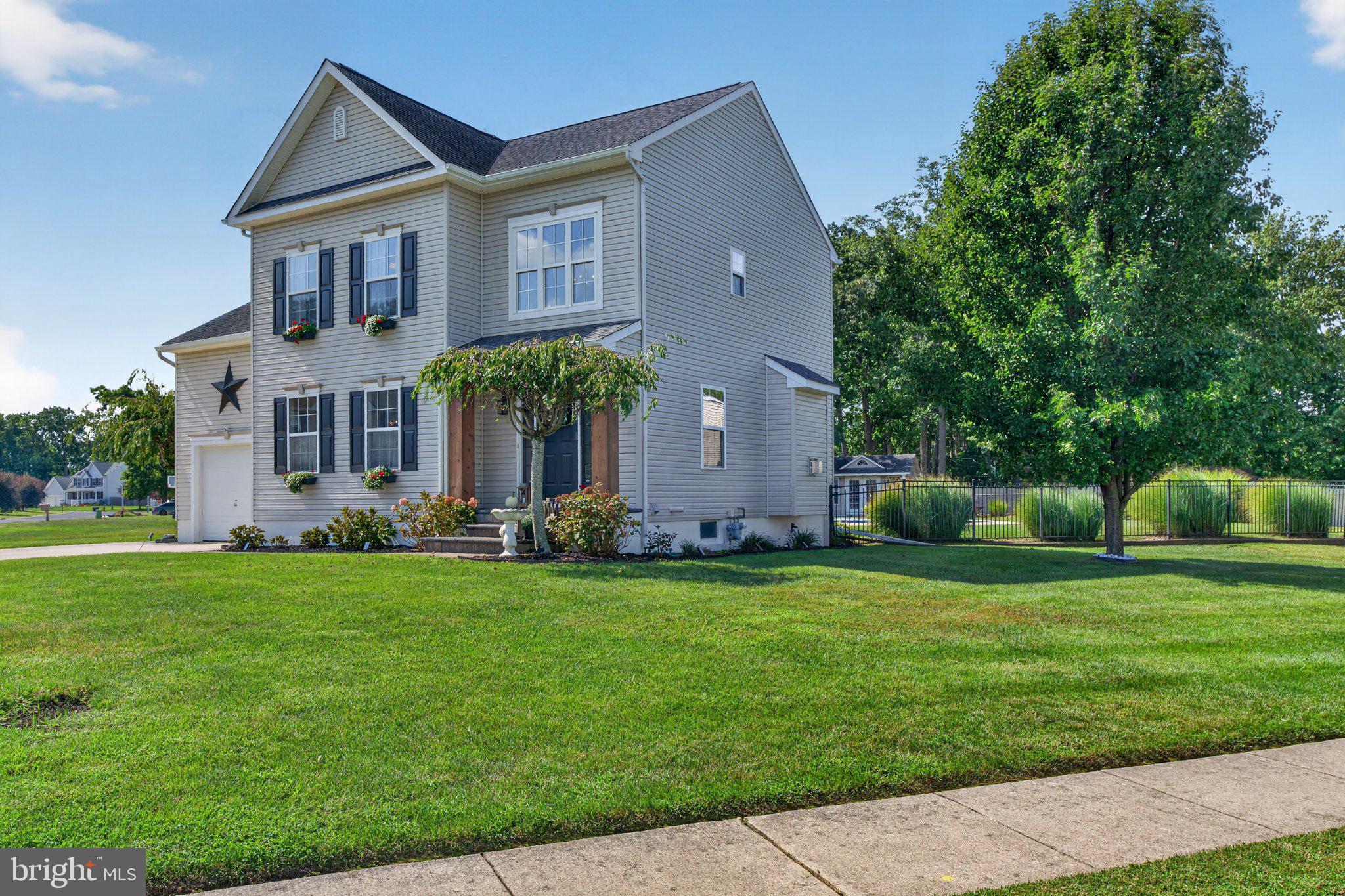 1114 SURREY AVENUE