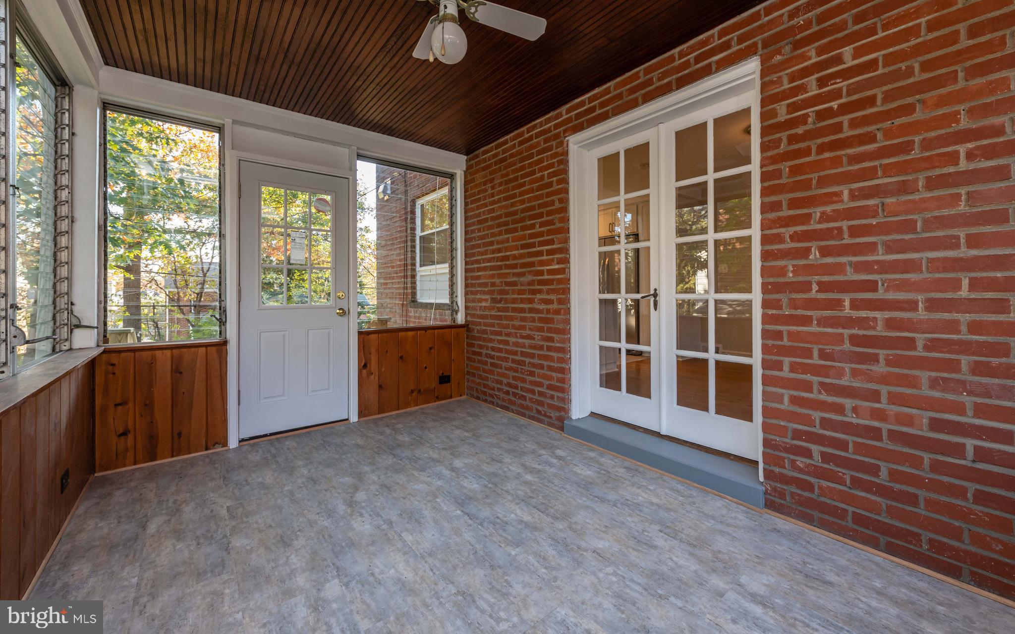 ARLINGTON FOREST - Residential Lease