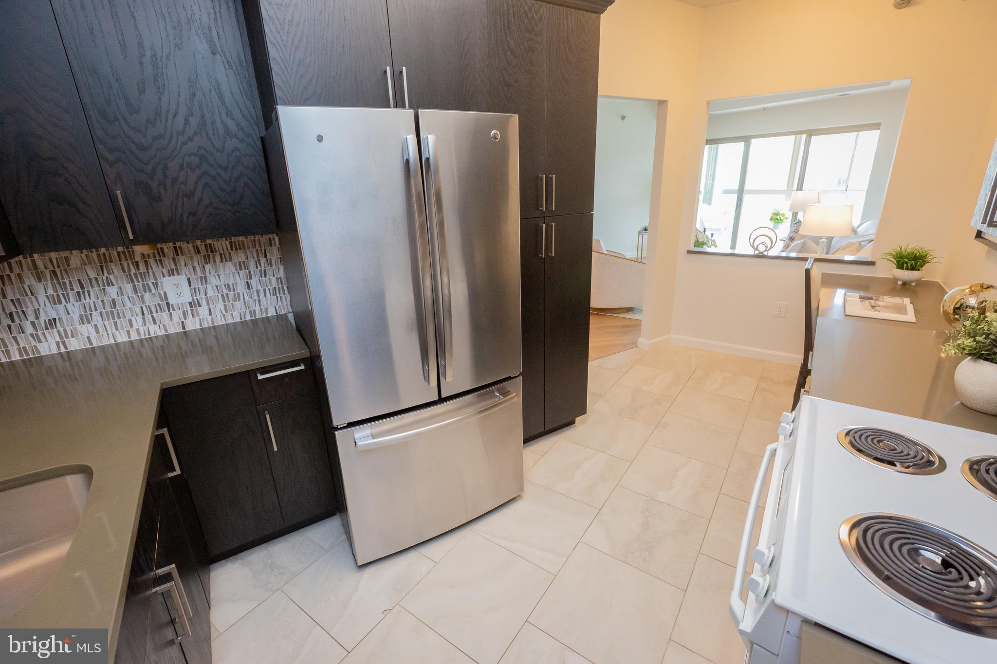 TURNBERRY COURTS AT LEIS - Residential