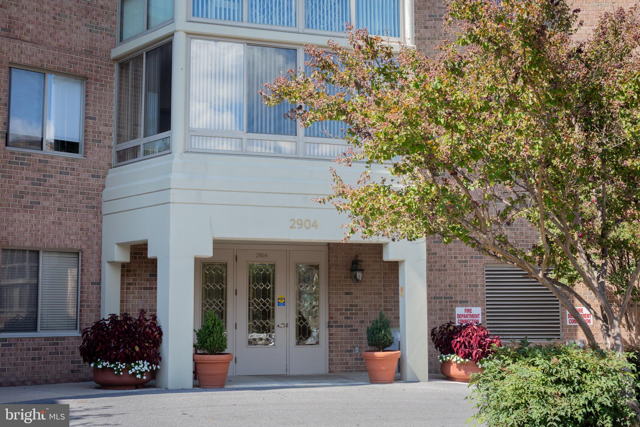 TURNBERRY COURTS AT LEIS - Residential