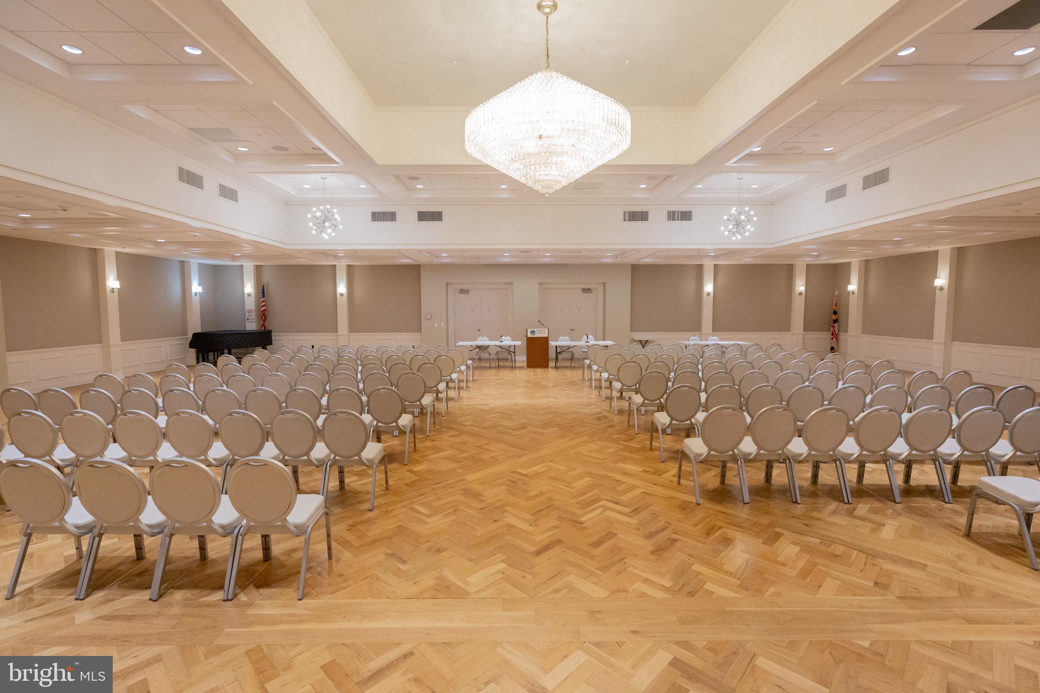 TURNBERRY COURTS AT LEIS - Residential