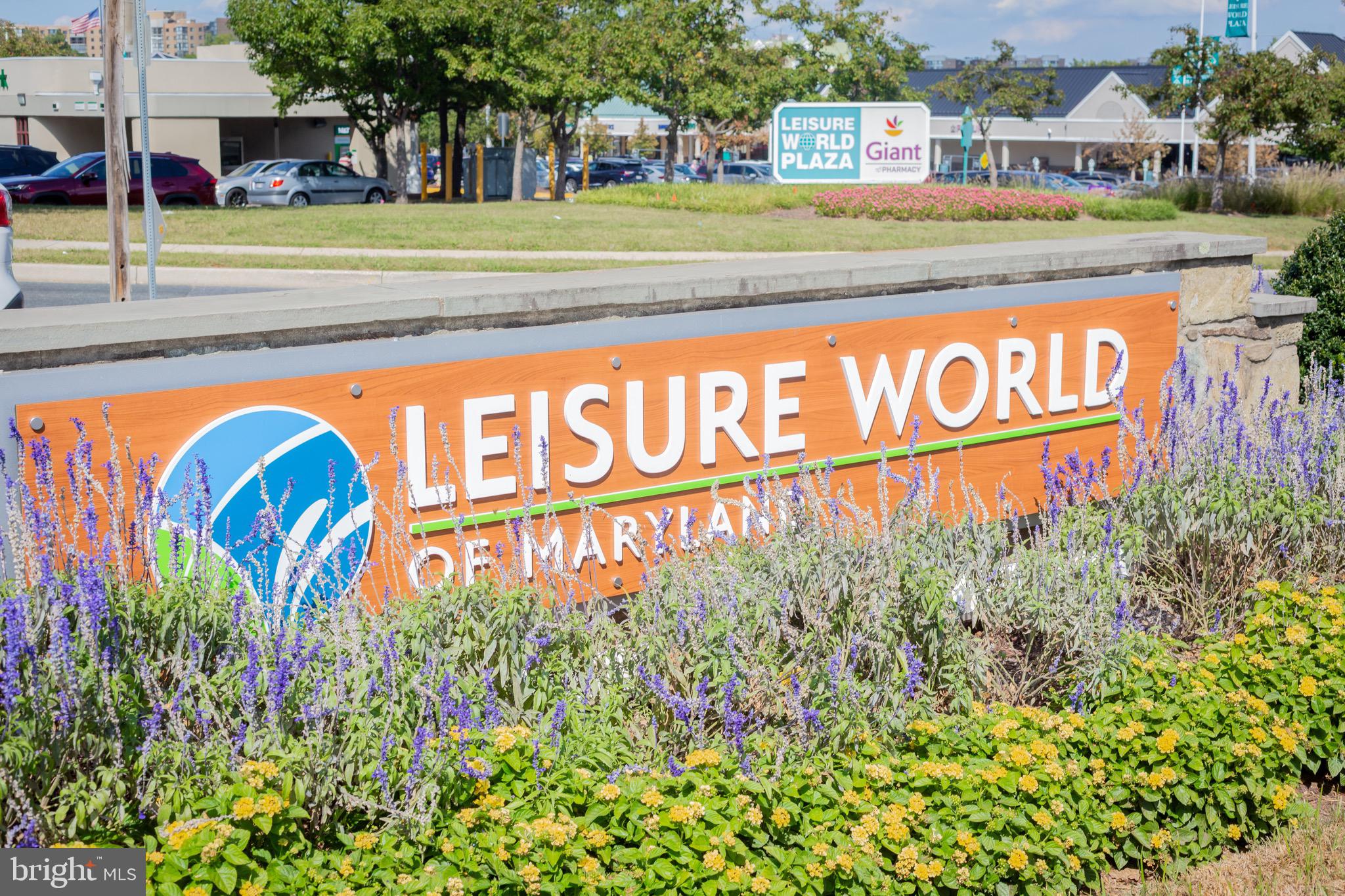 TURNBERRY COURTS AT LEIS - Residential