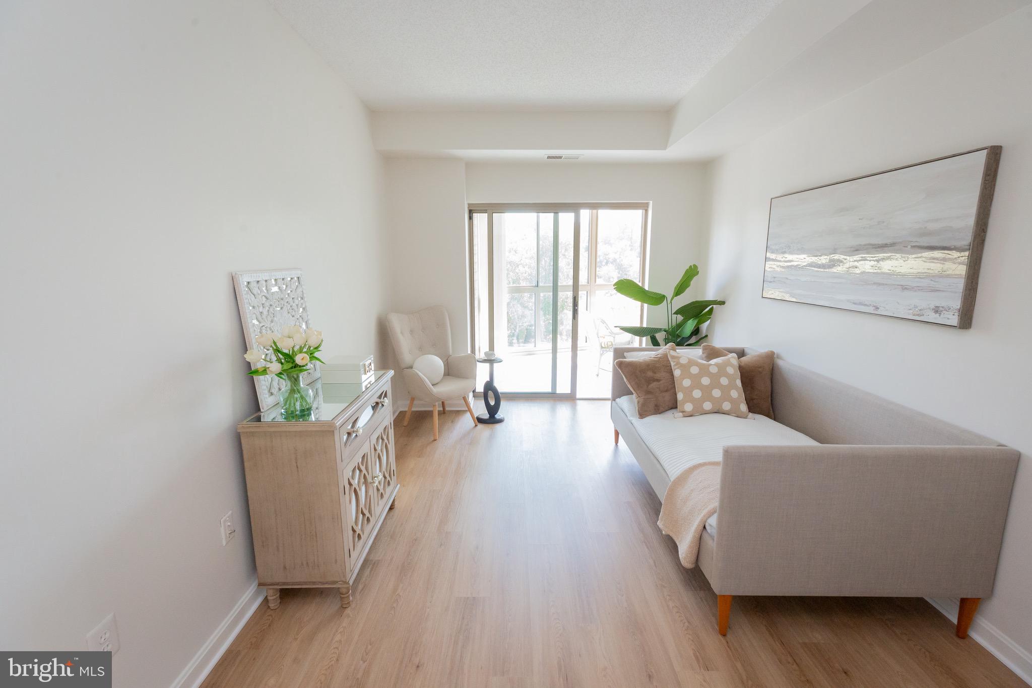 TURNBERRY COURTS AT LEIS - Residential