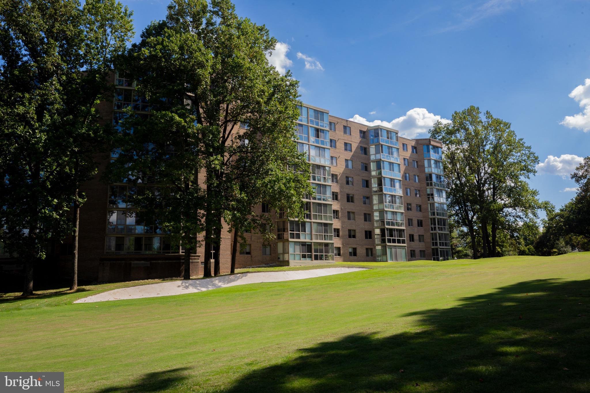 TURNBERRY COURTS AT LEIS - Residential