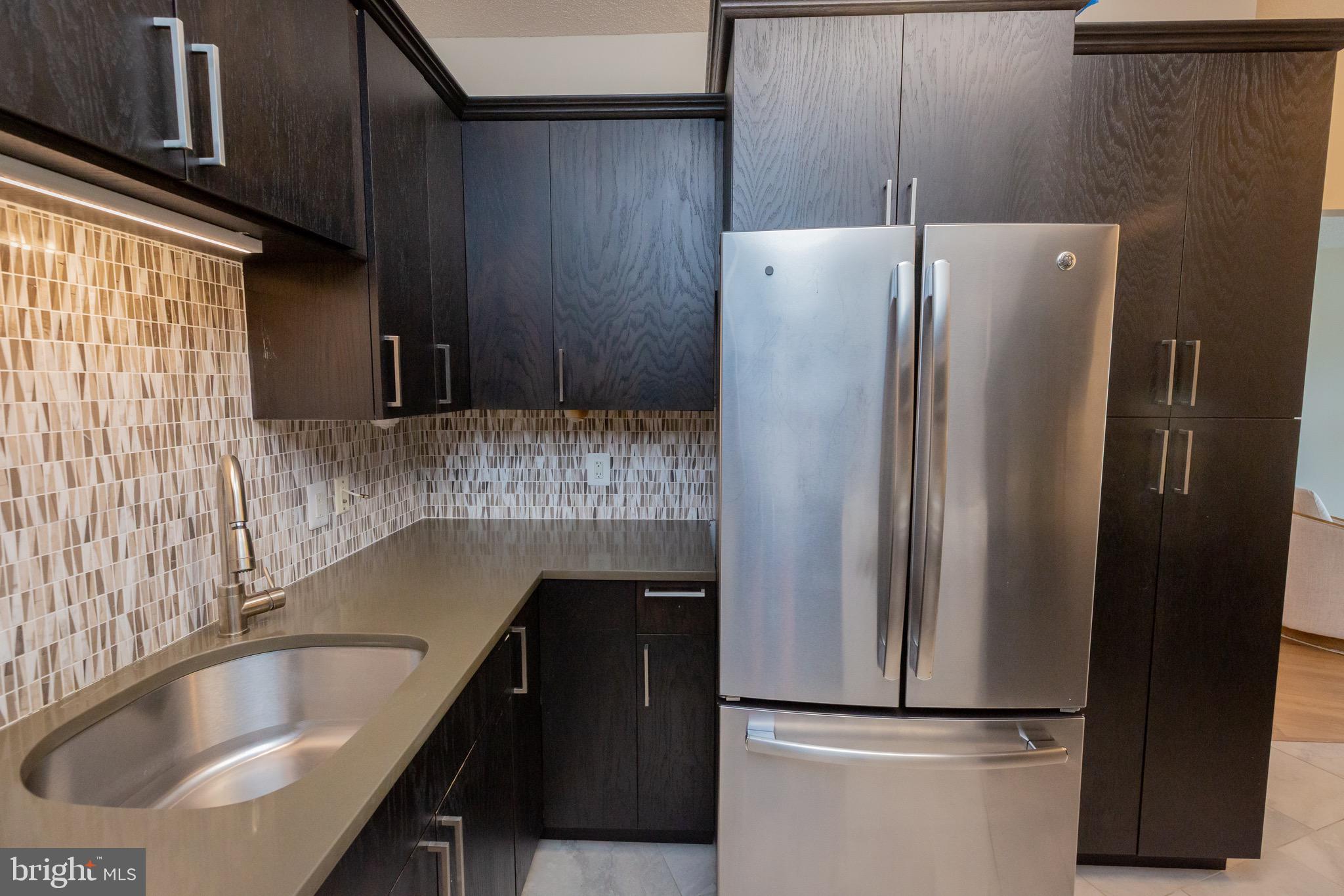 TURNBERRY COURTS AT LEIS - Residential