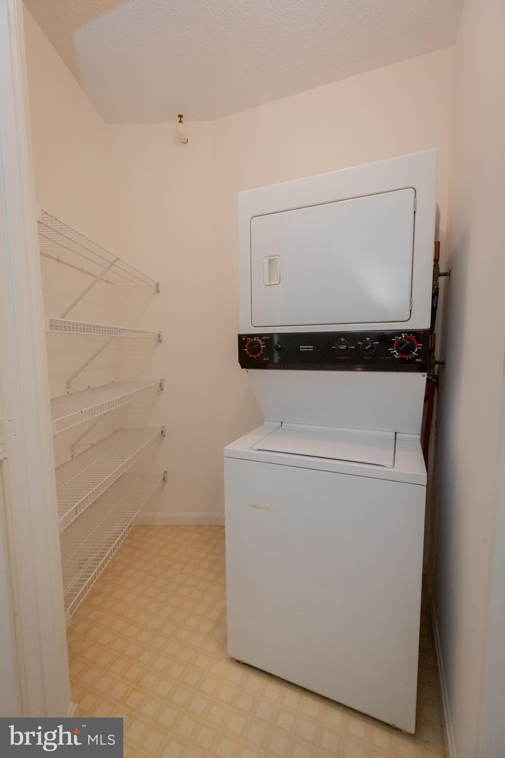 TURNBERRY COURTS AT LEIS - Residential