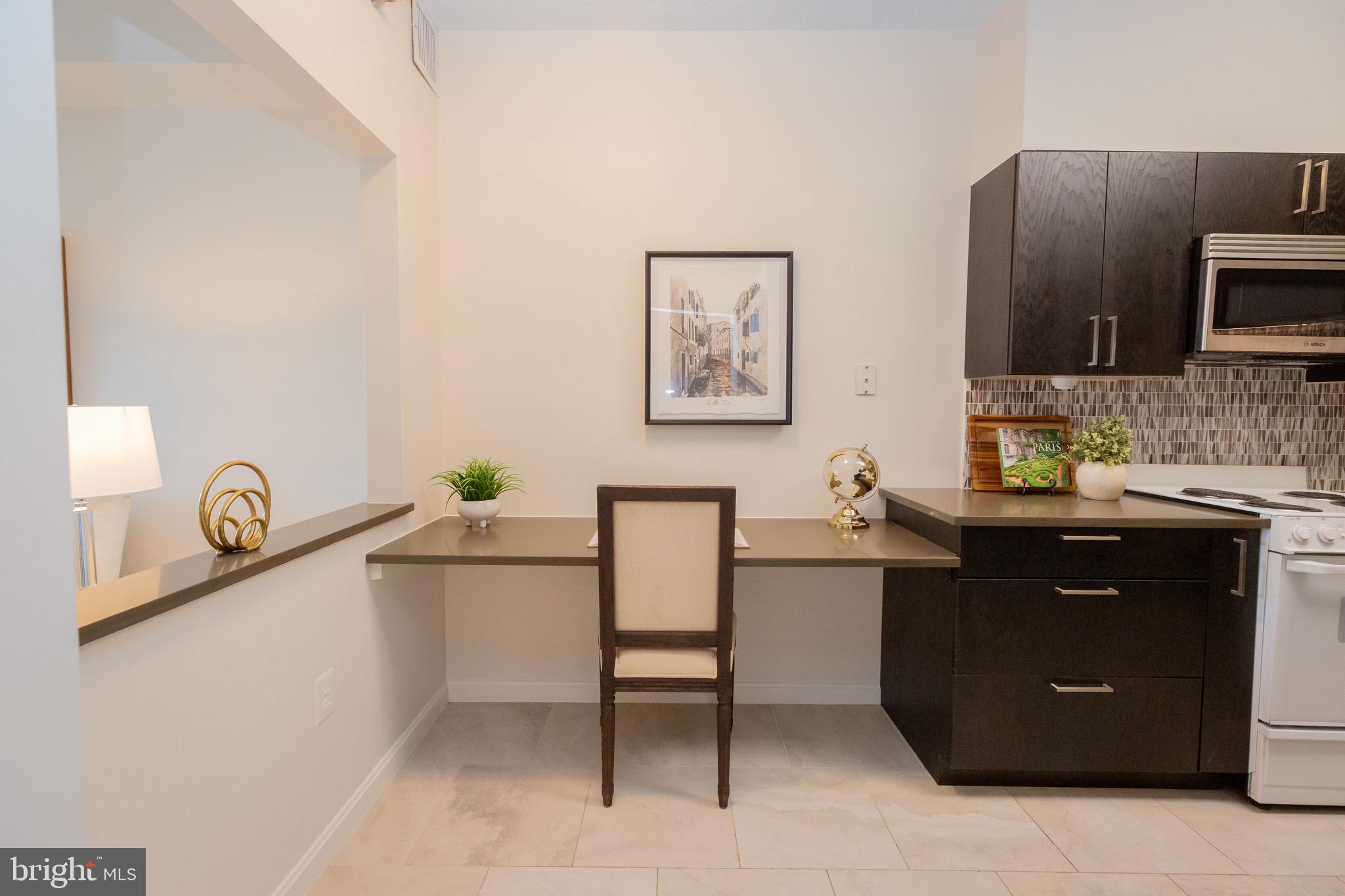 TURNBERRY COURTS AT LEIS - Residential