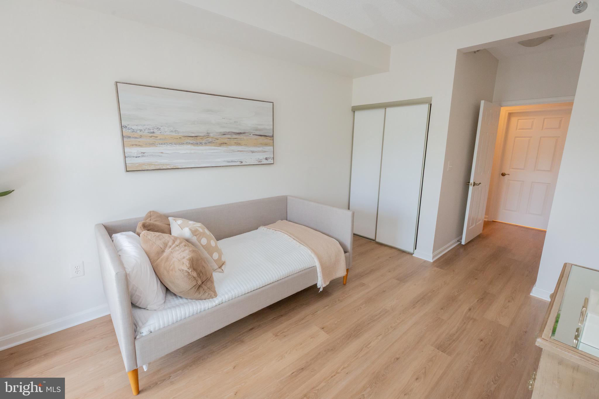 TURNBERRY COURTS AT LEIS - Residential