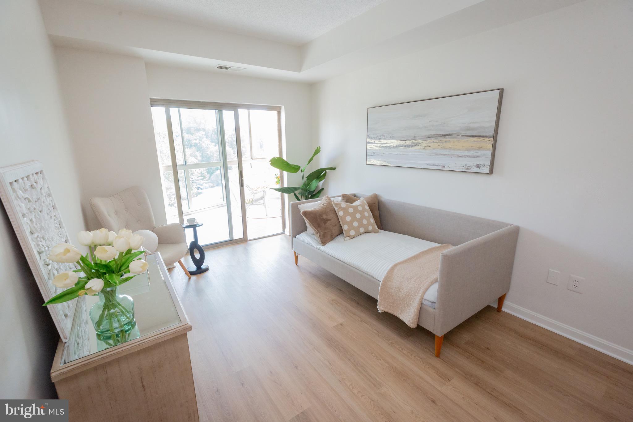 TURNBERRY COURTS AT LEIS - Residential