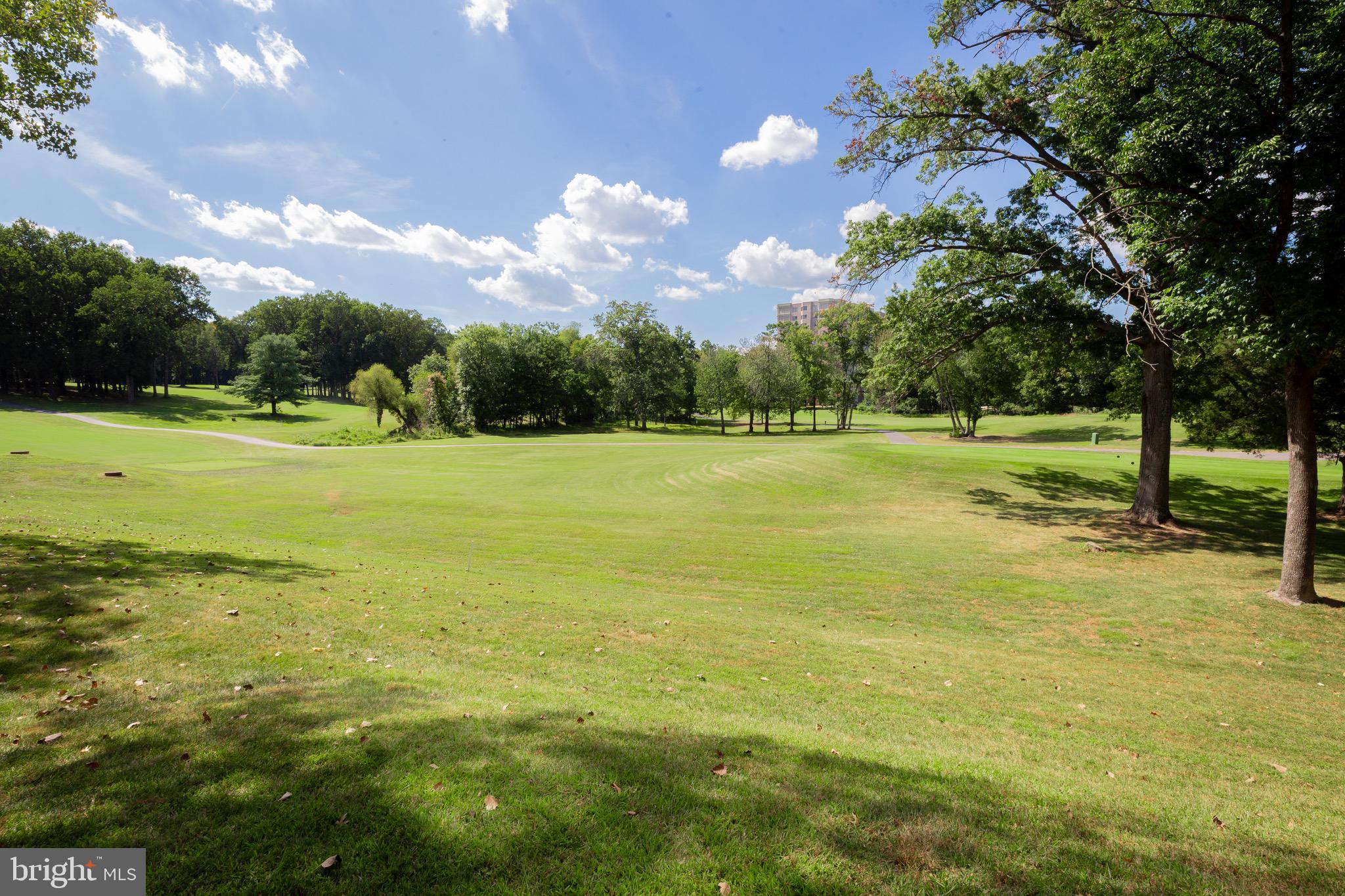 TURNBERRY COURTS AT LEIS - Residential
