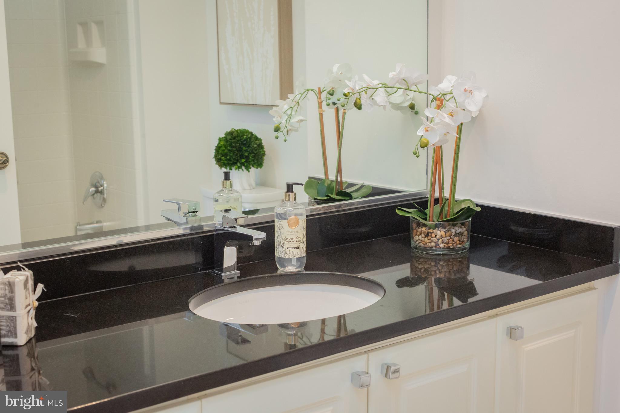 TURNBERRY COURTS AT LEIS - Residential