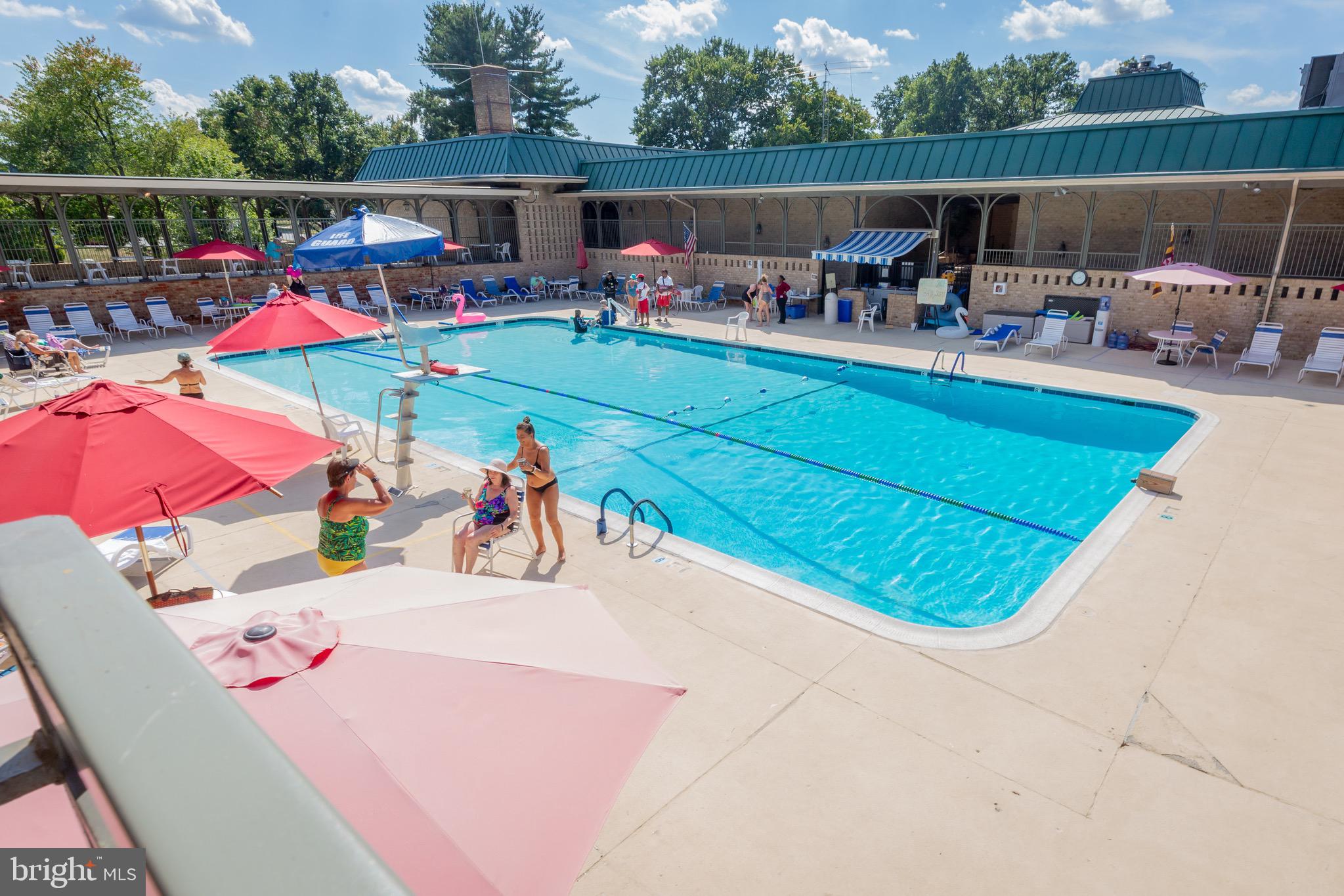 TURNBERRY COURTS AT LEIS - Residential