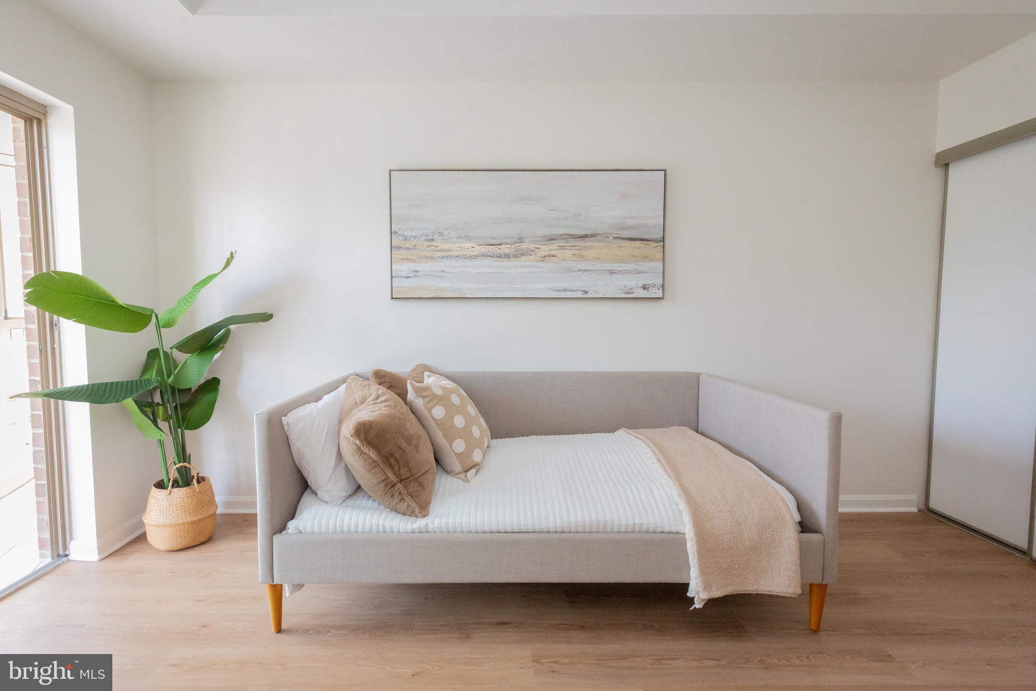 TURNBERRY COURTS AT LEIS - Residential