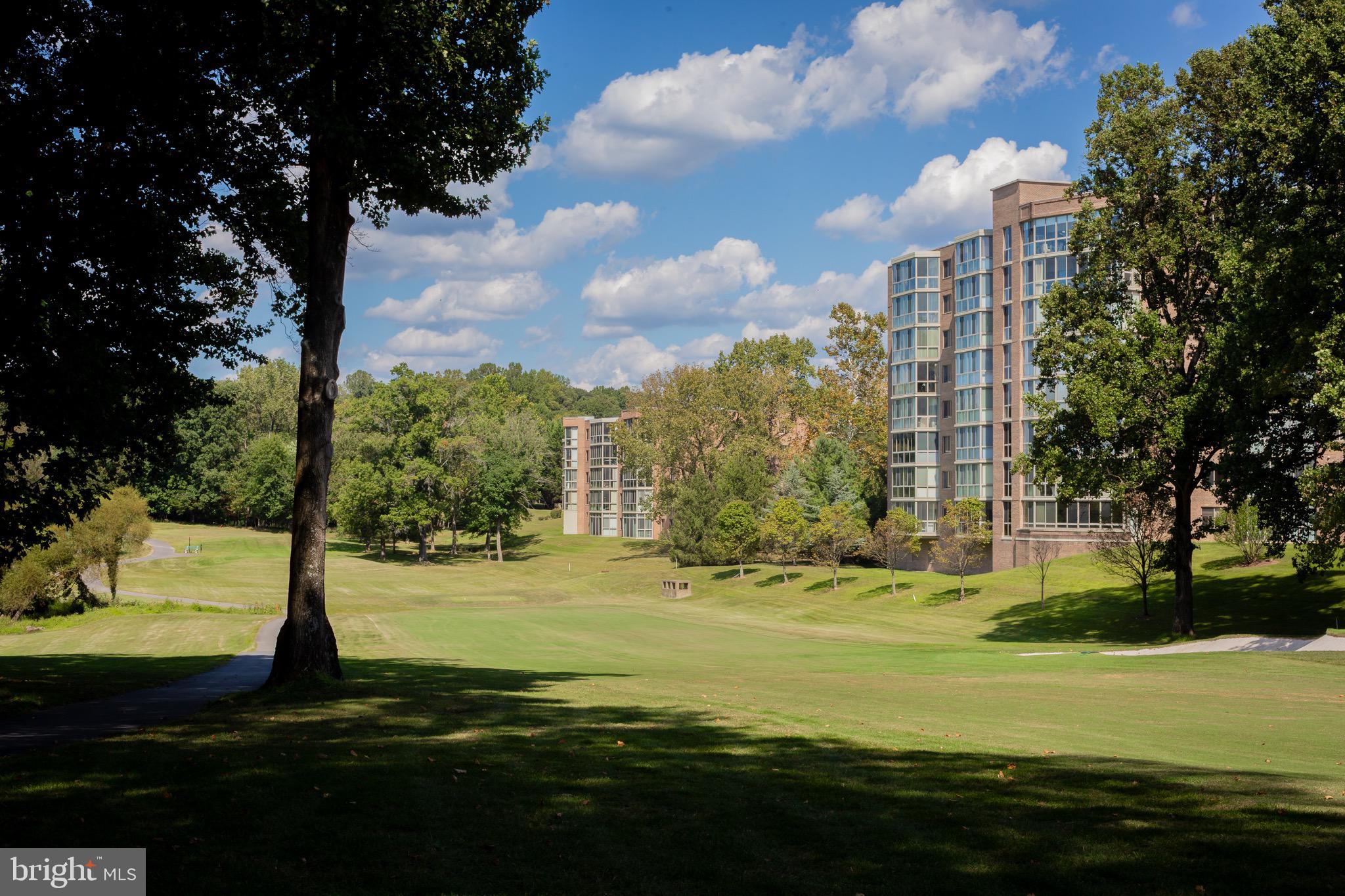 TURNBERRY COURTS AT LEIS - Residential