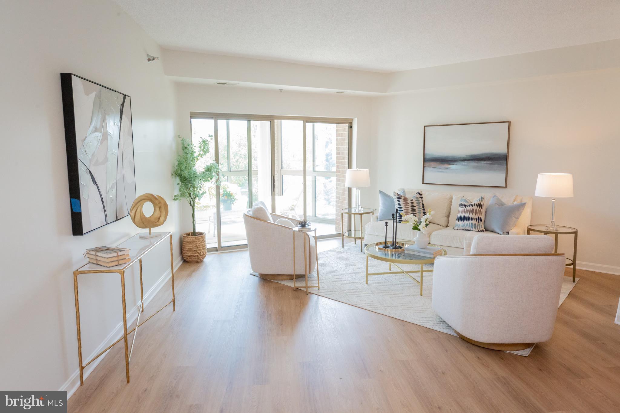 TURNBERRY COURTS AT LEIS - Residential