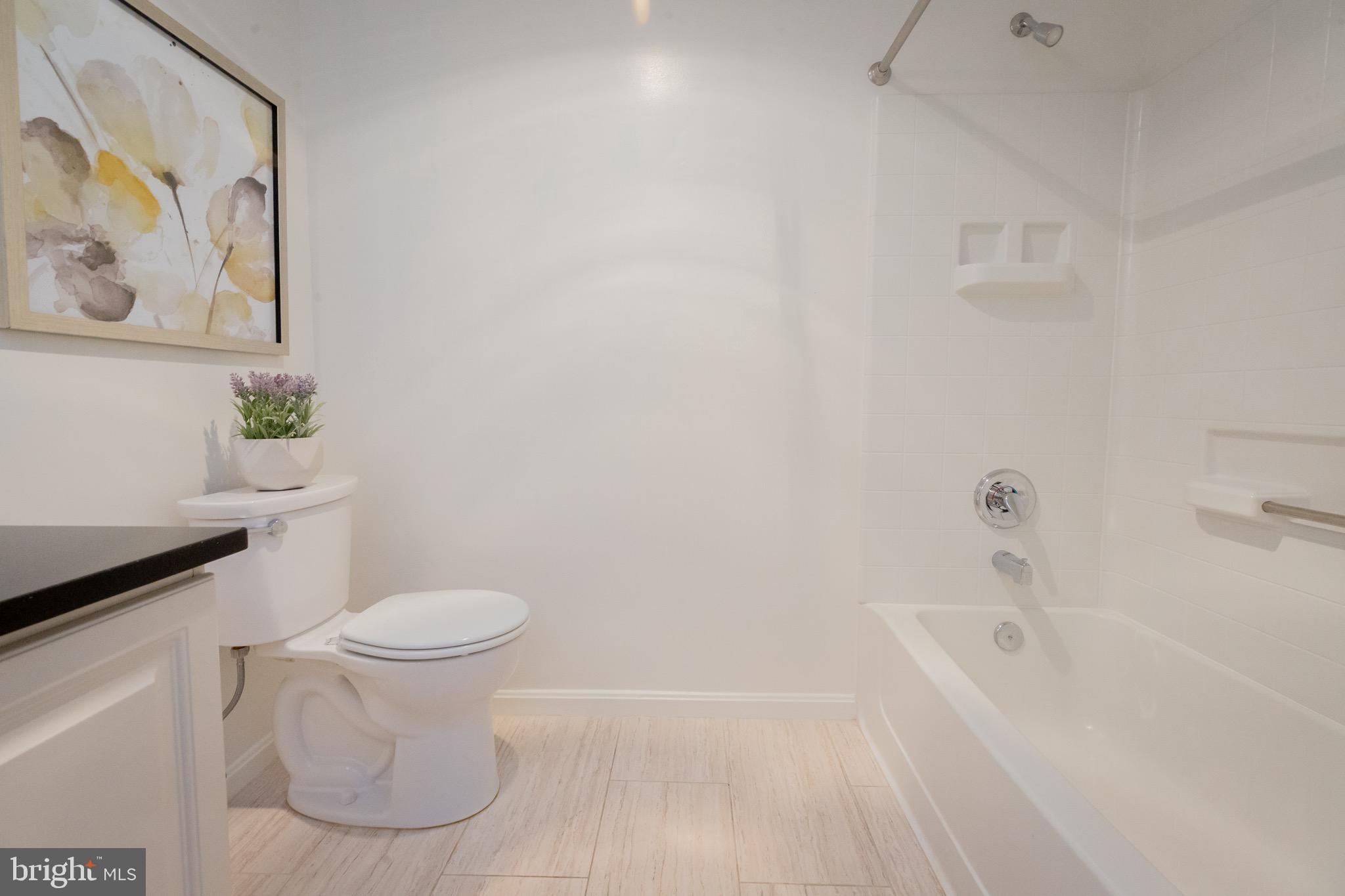 TURNBERRY COURTS AT LEIS - Residential