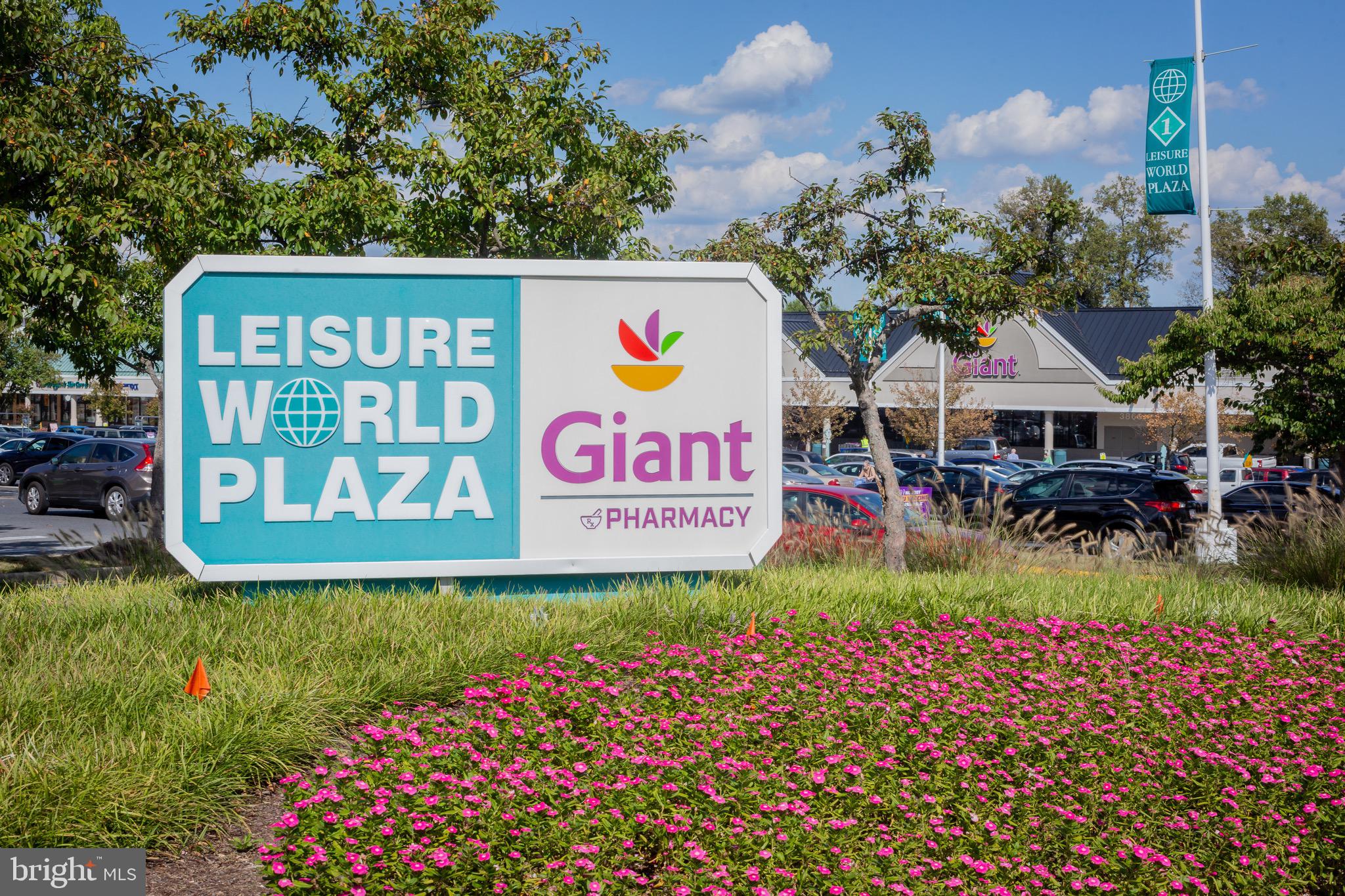 TURNBERRY COURTS AT LEIS - Residential