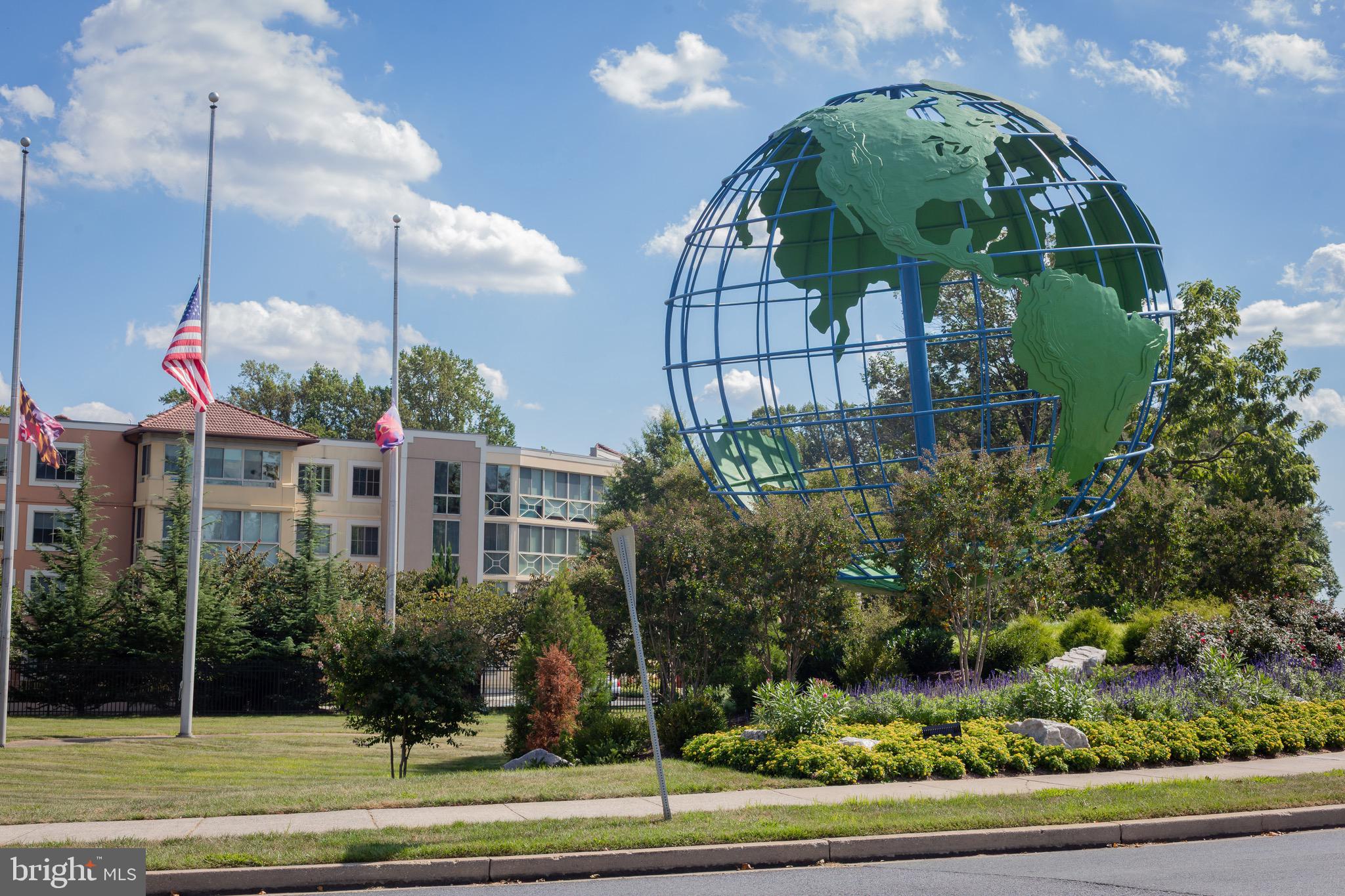 TURNBERRY COURTS AT LEIS - Residential