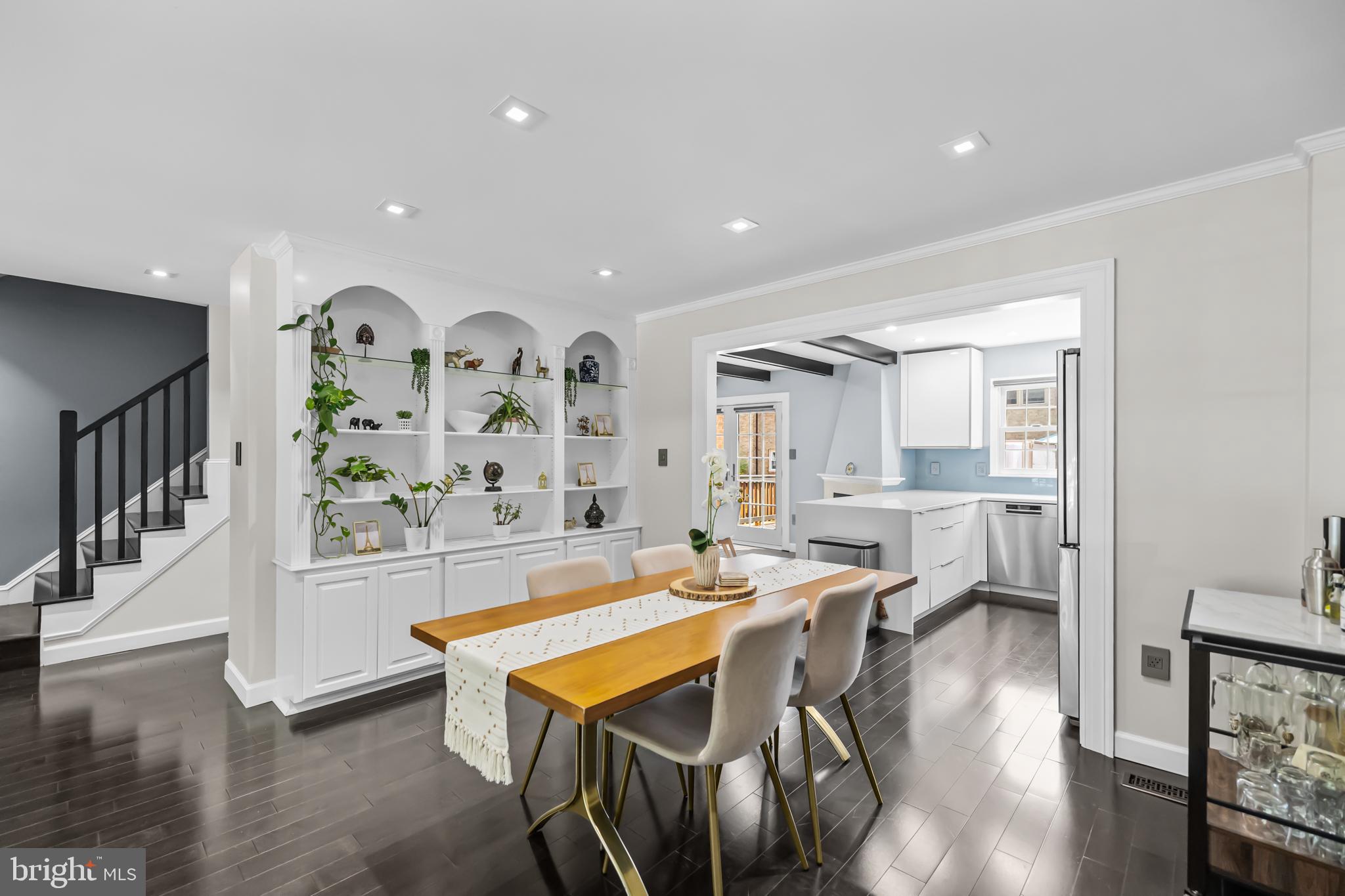 2867 SUTTON OAKS LANE