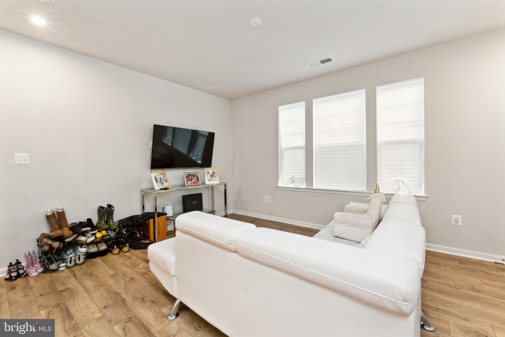 GLENN DALE COMMONS - Residential