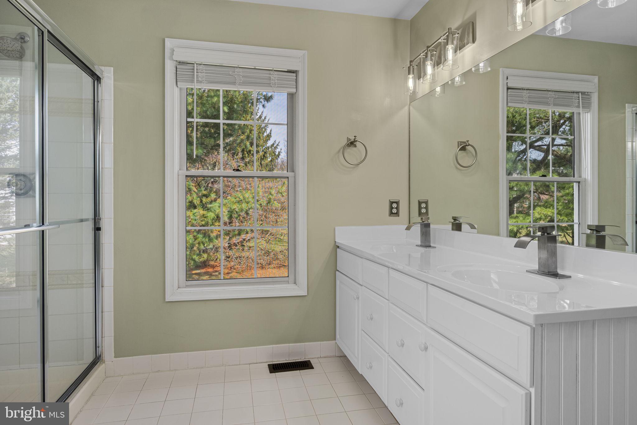 CROSSPOINTE - Residential