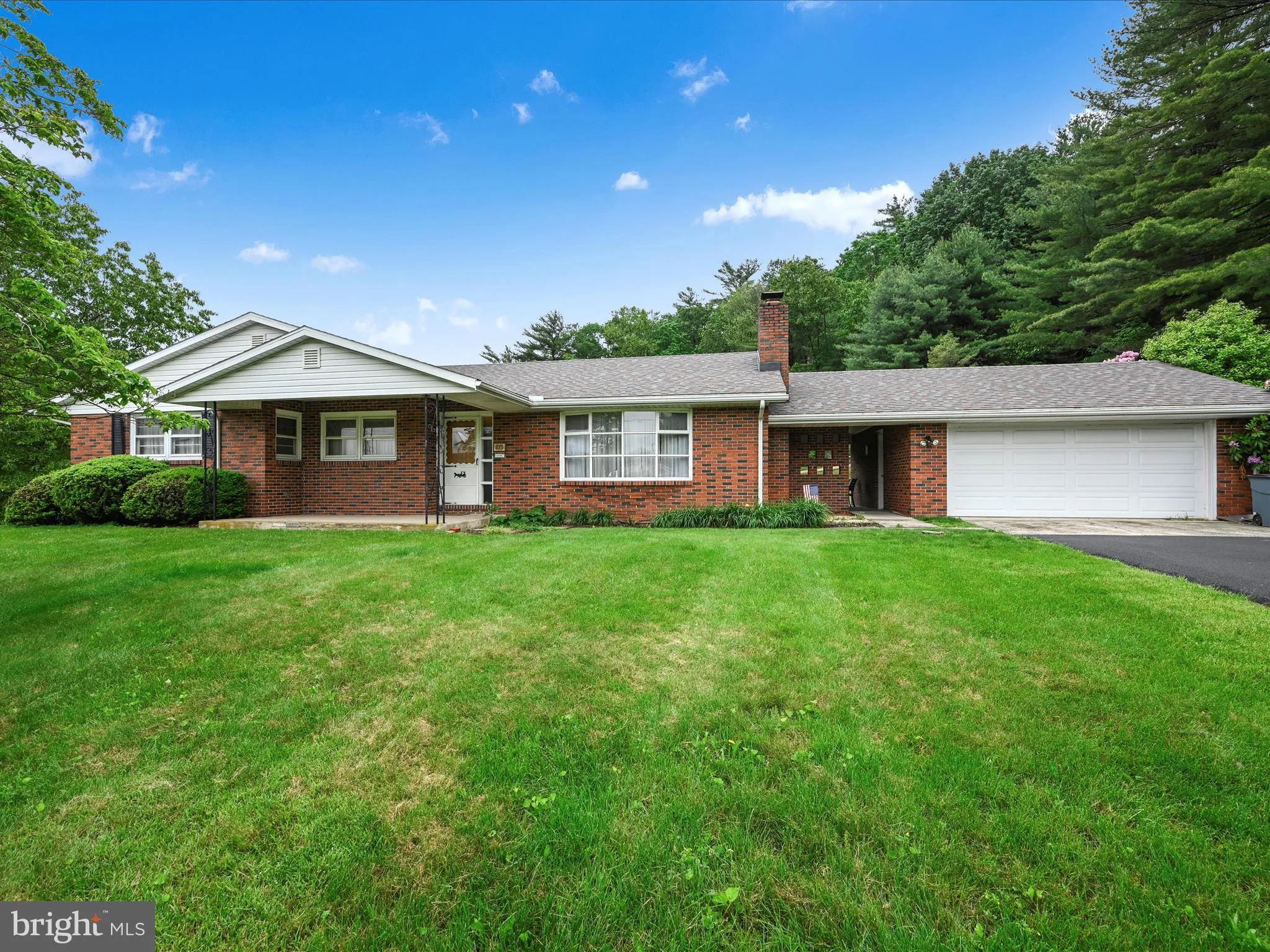 New Ringgold, Pennsylvania 17960, United States, 3 Bedrooms Bedrooms, ,2 BathroomsBathrooms,Residential,Pending,141998