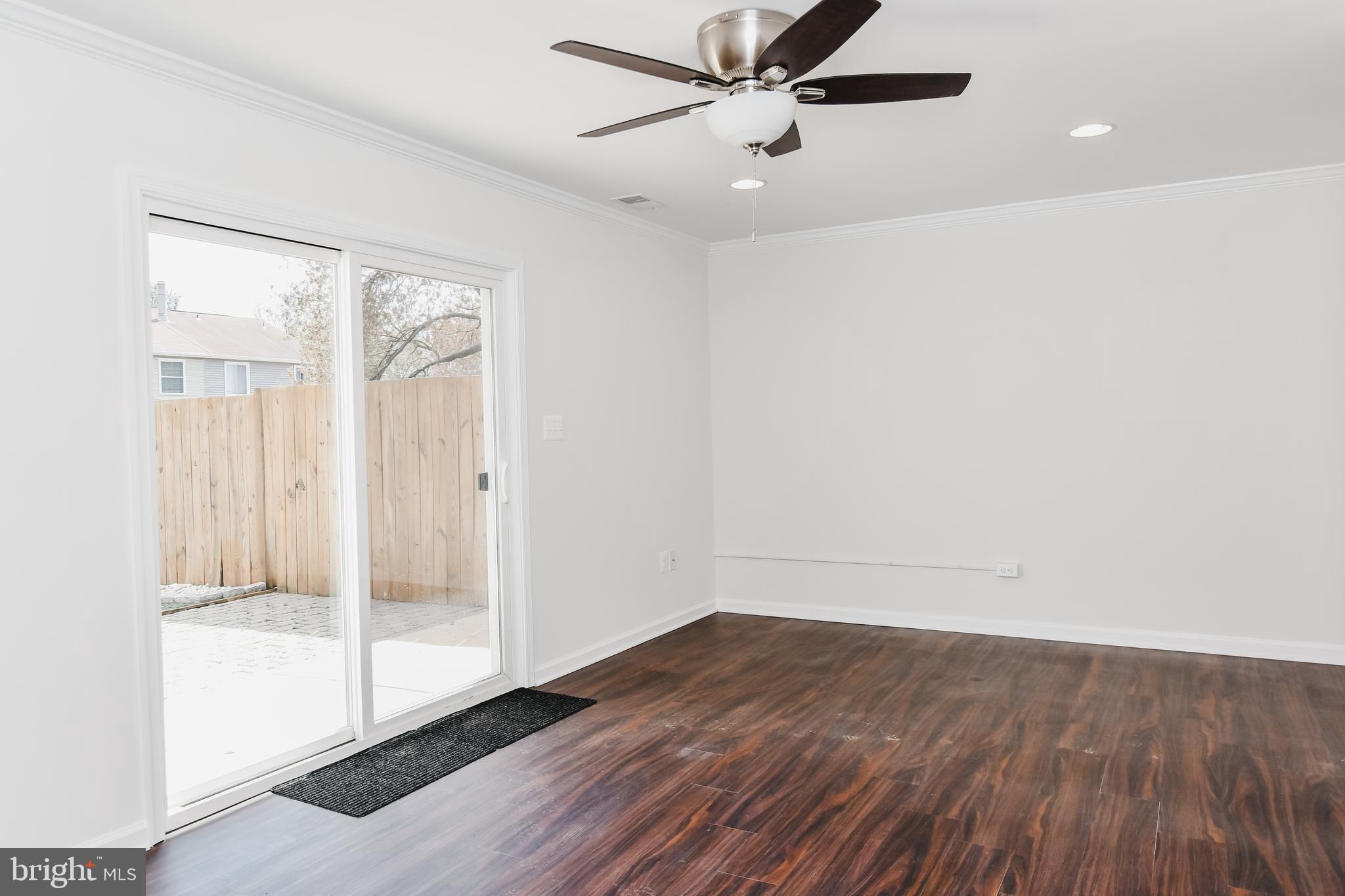 WHISPERING WOODS - Residential