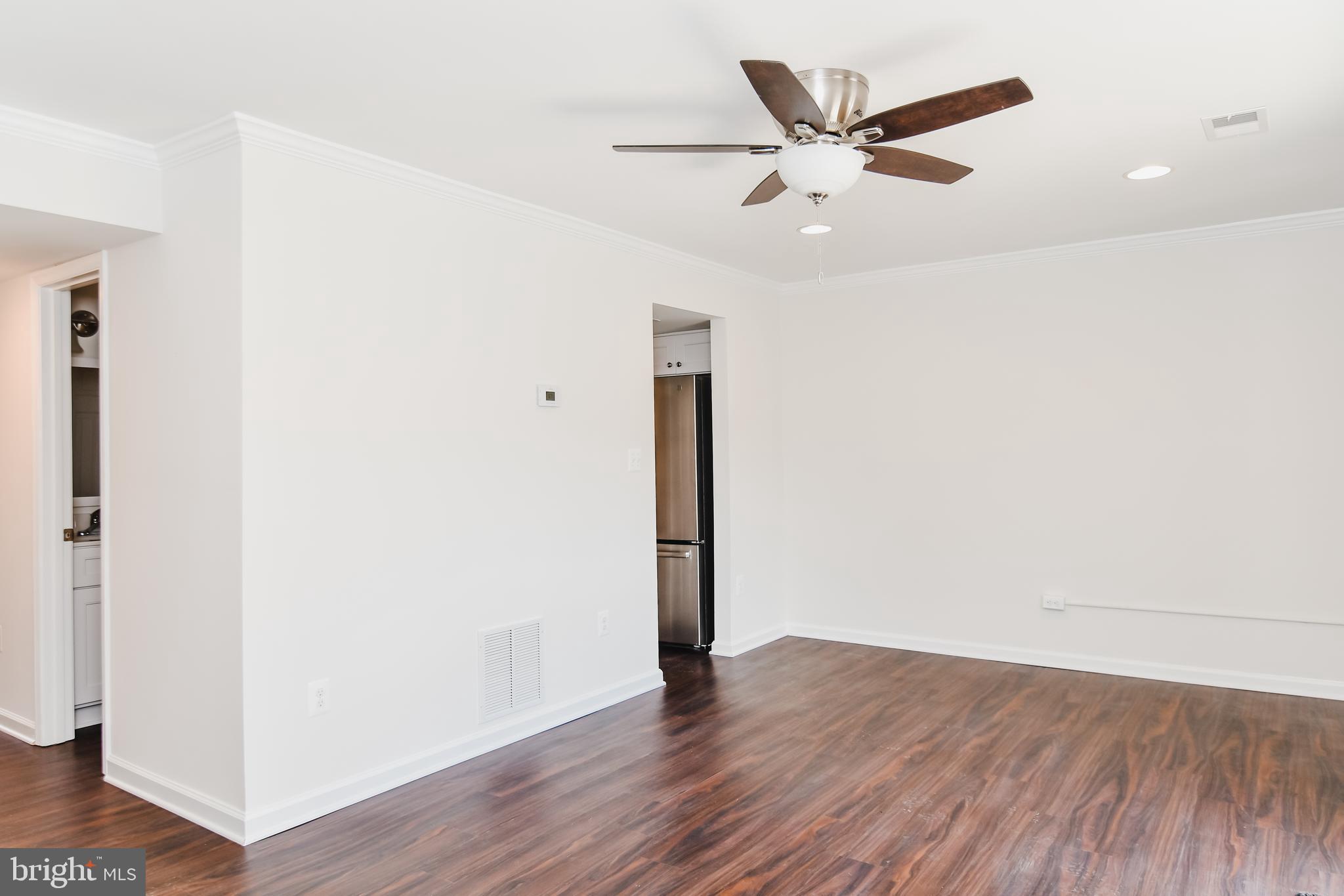 WHISPERING WOODS - Residential