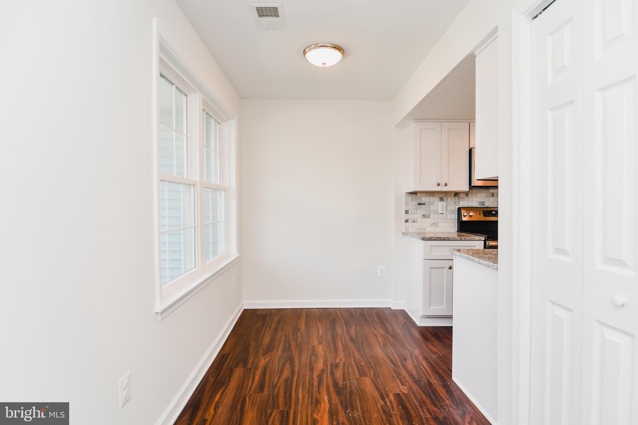 WHISPERING WOODS - Residential