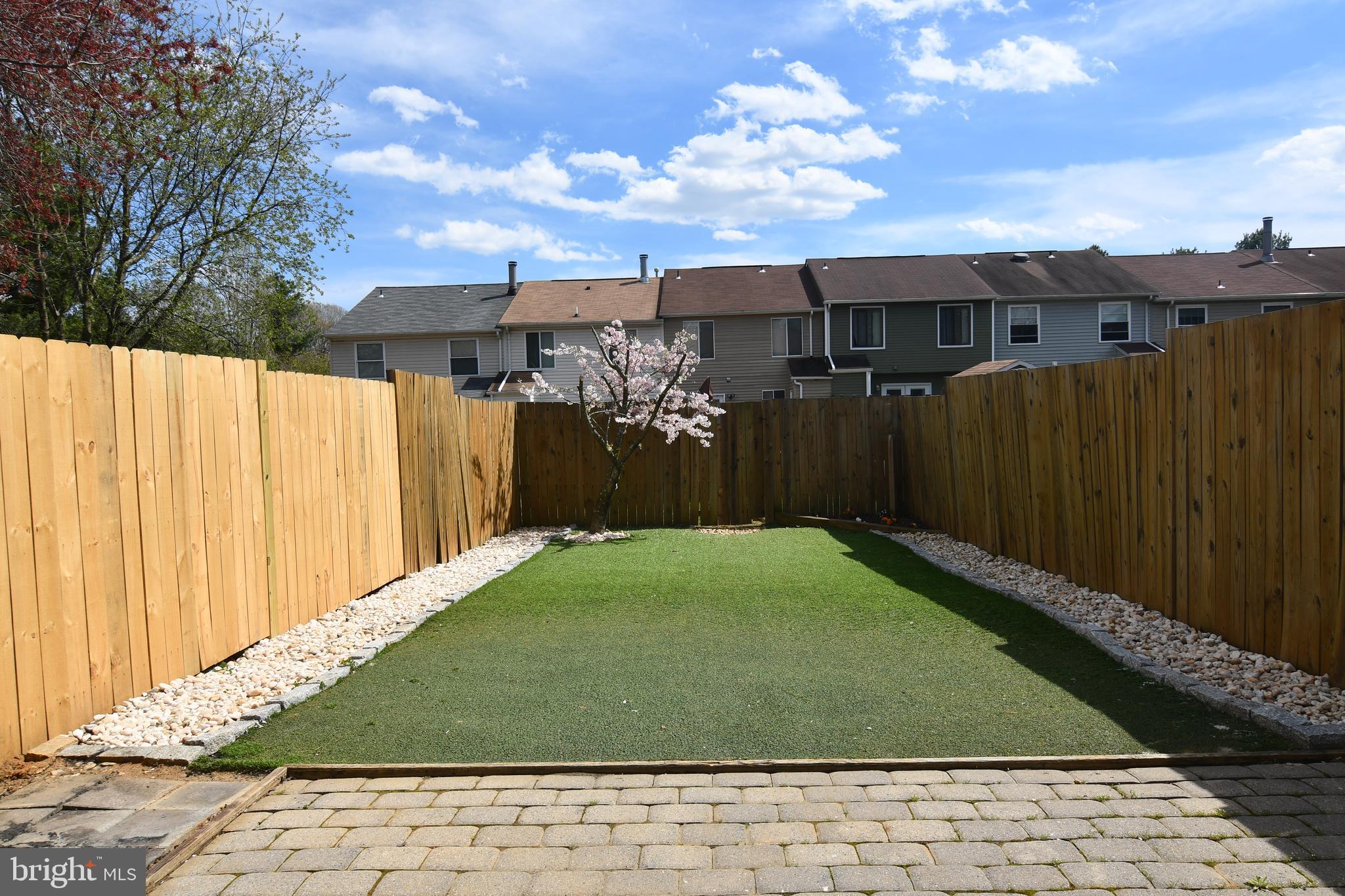 WHISPERING WOODS - Residential