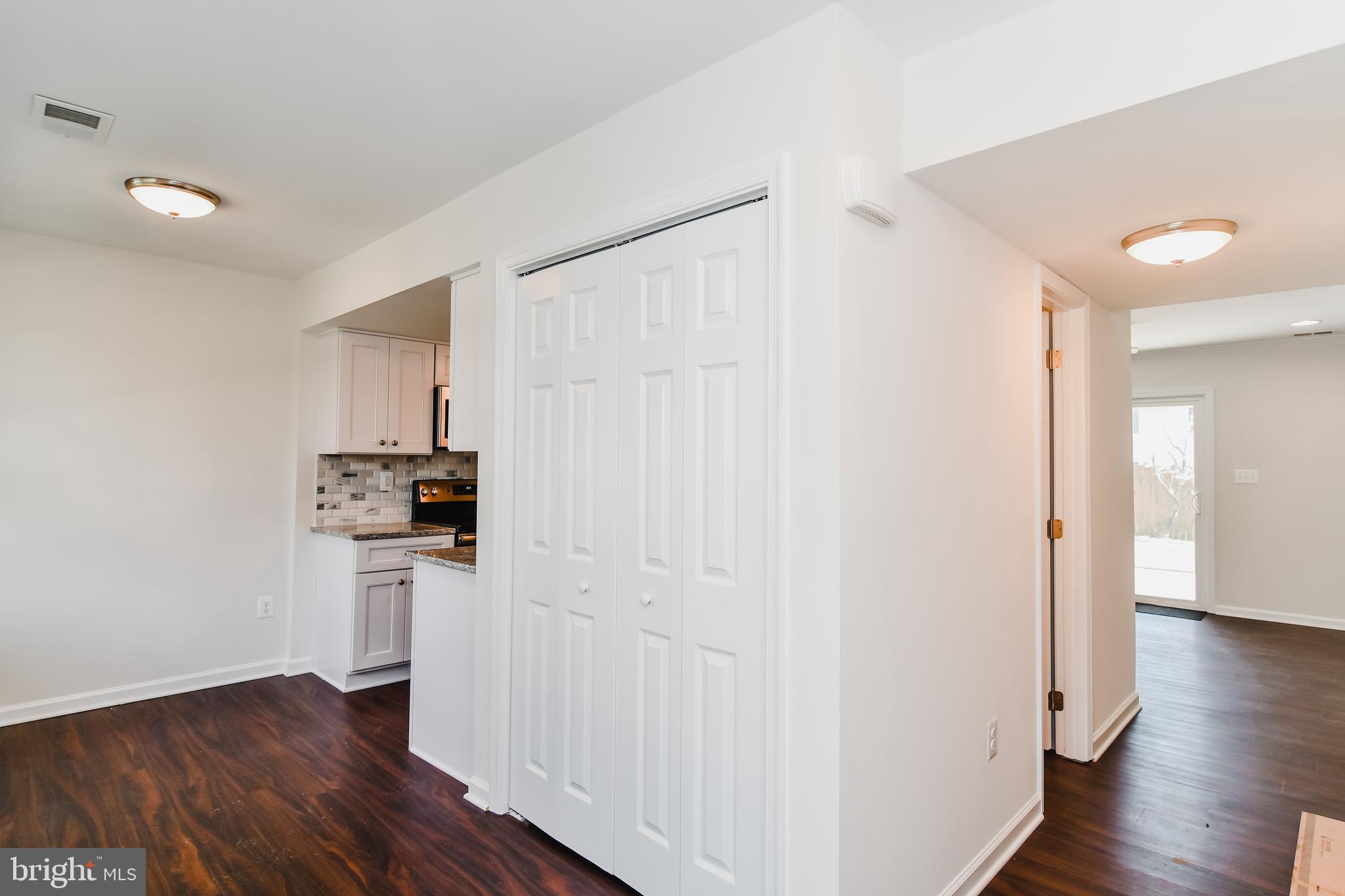 WHISPERING WOODS - Residential