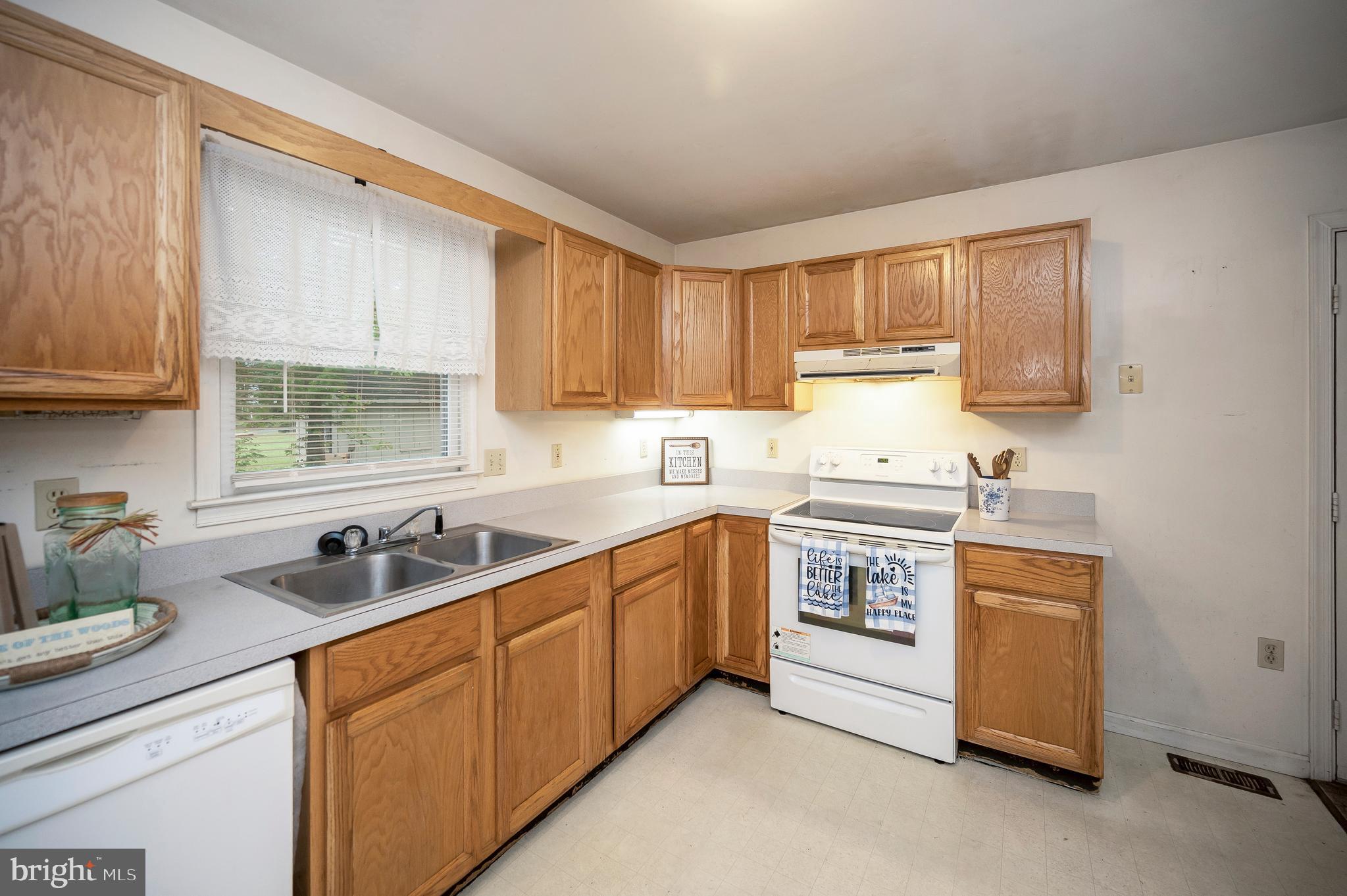 LAKE OF THE WOODS - Residential