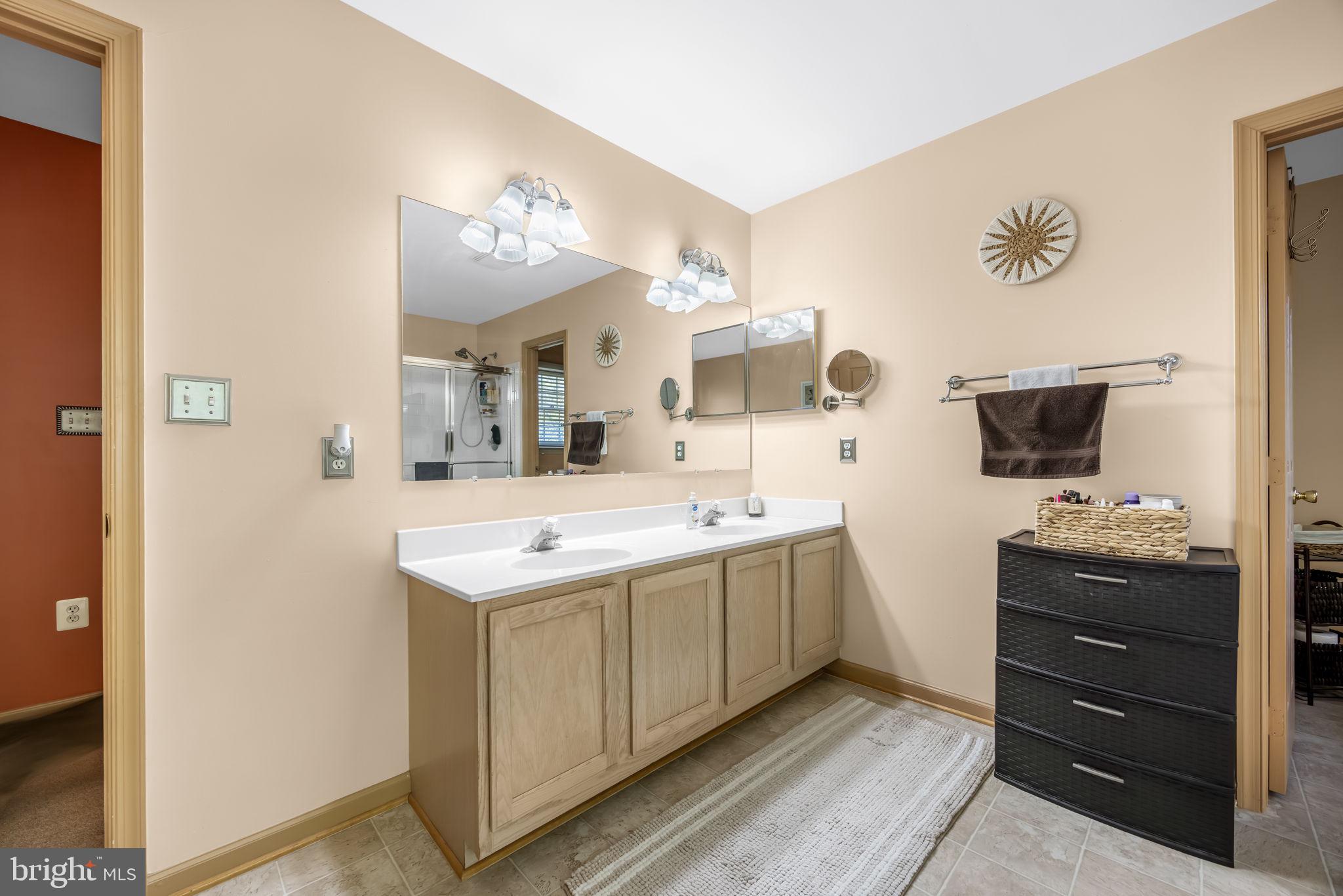 HAMPTON OAKS - Residential