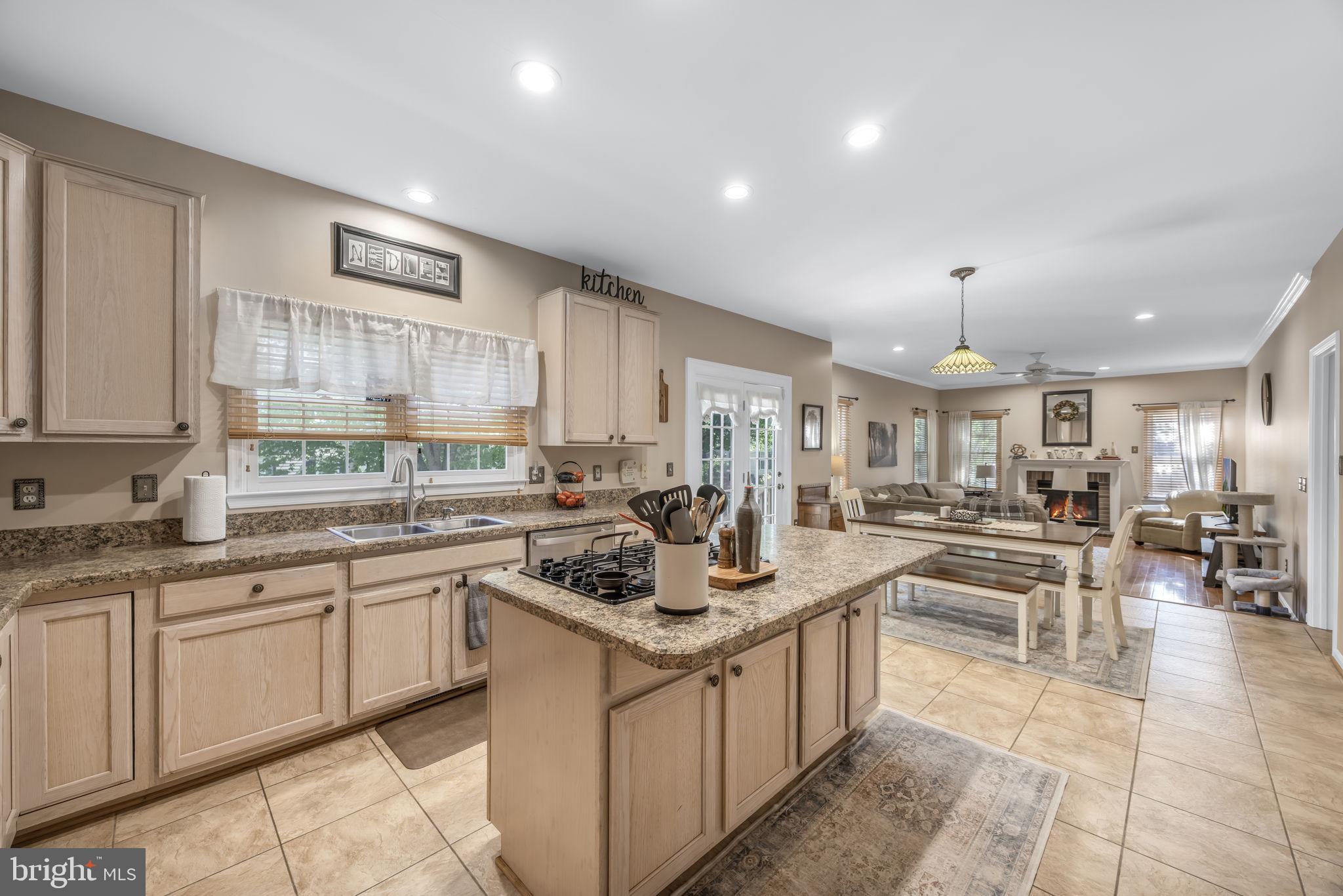 HAMPTON OAKS - Residential