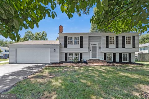 Photo of 12809 Bexhill Court, HERNDON, VA 20171 (MLS # VAFX2324102)