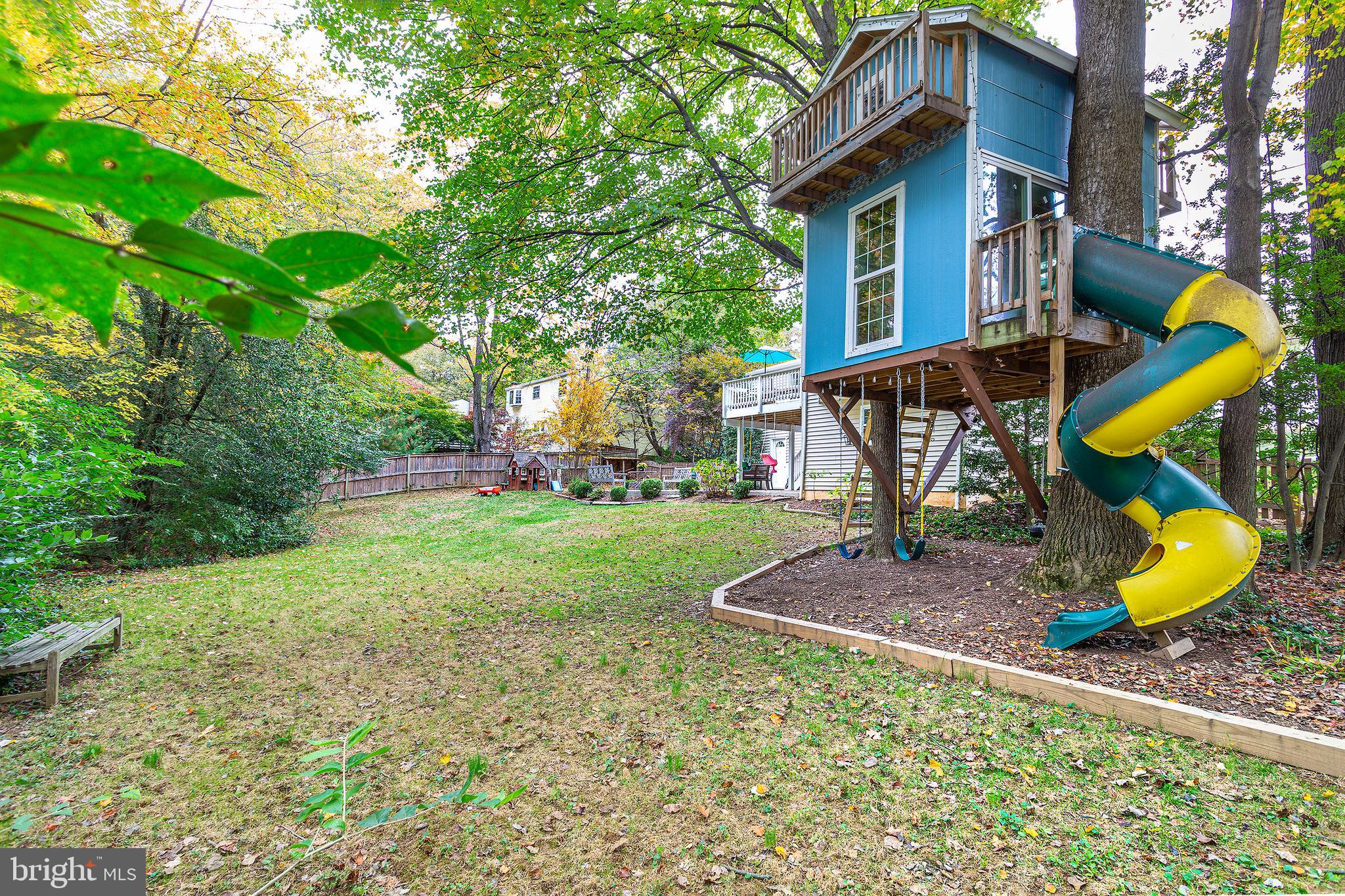 FIVE OAKS PLACE - Residential Lease