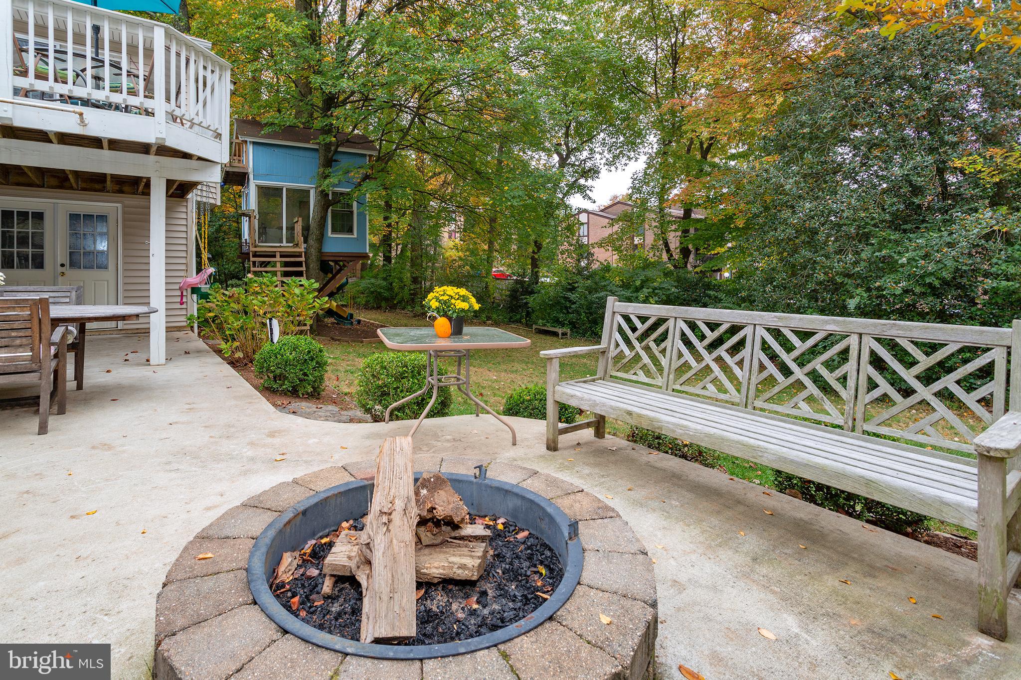 FIVE OAKS PLACE - Residential Lease