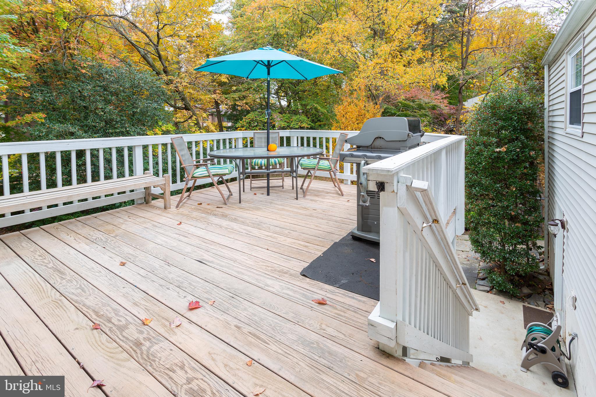 FIVE OAKS PLACE - Residential Lease