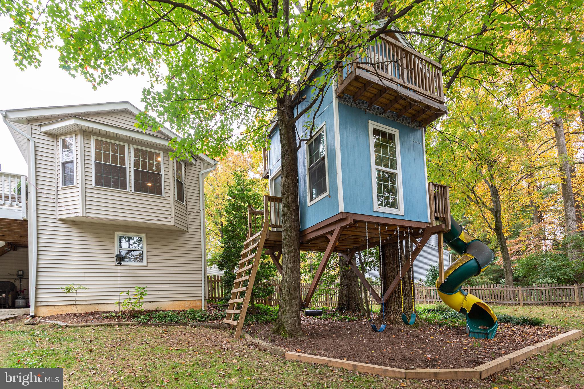 FIVE OAKS PLACE - Residential Lease