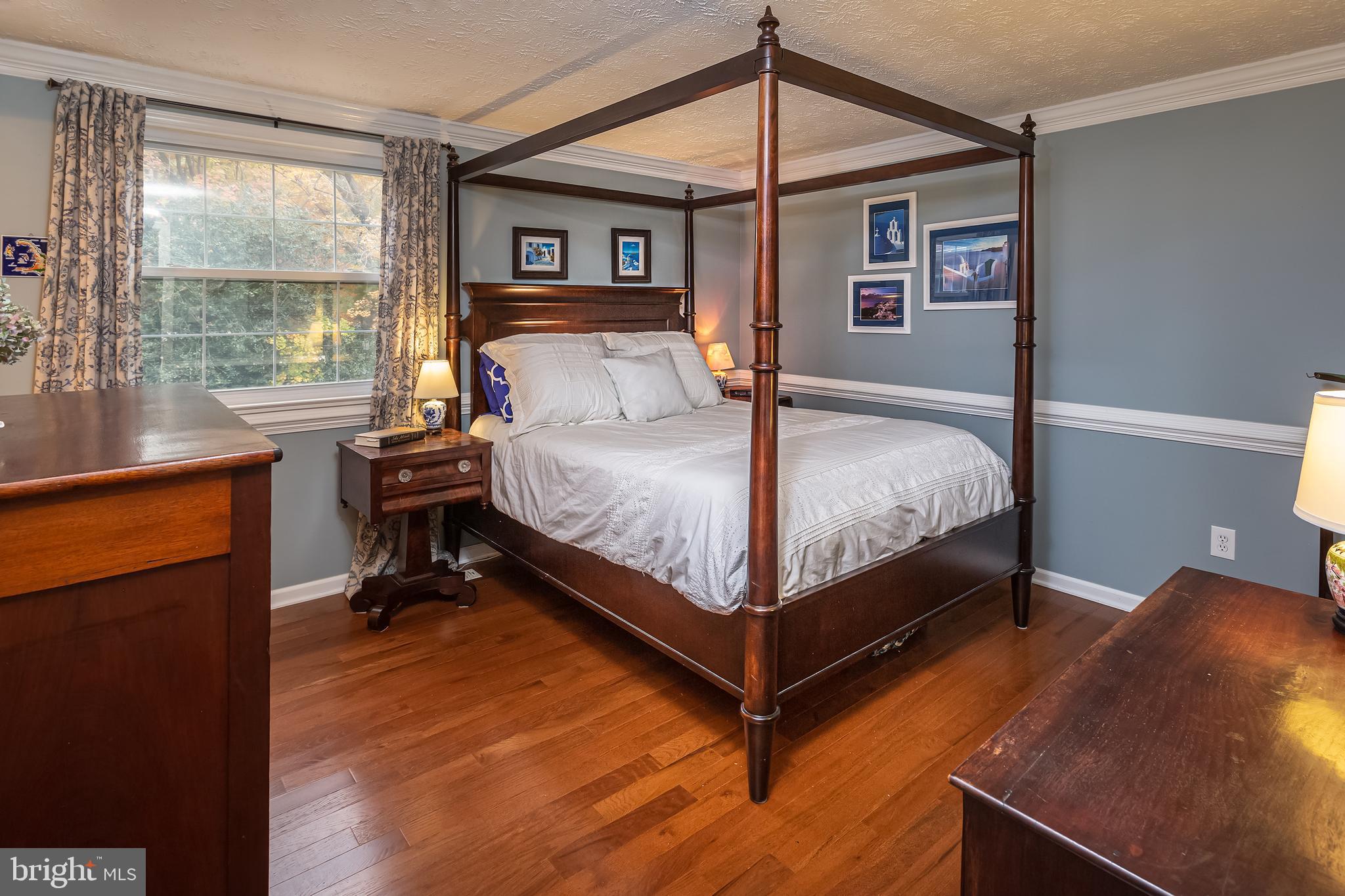 FIVE OAKS PLACE - Residential Lease