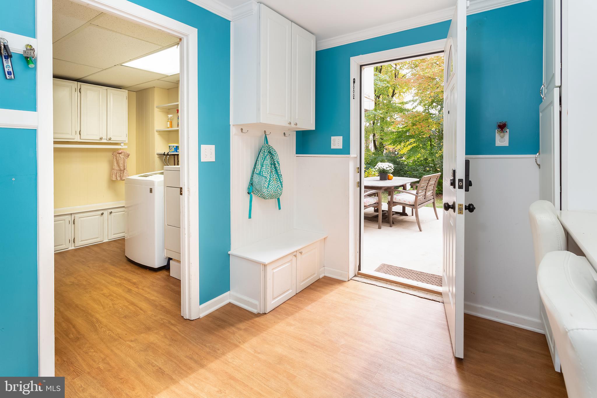 FIVE OAKS PLACE - Residential Lease