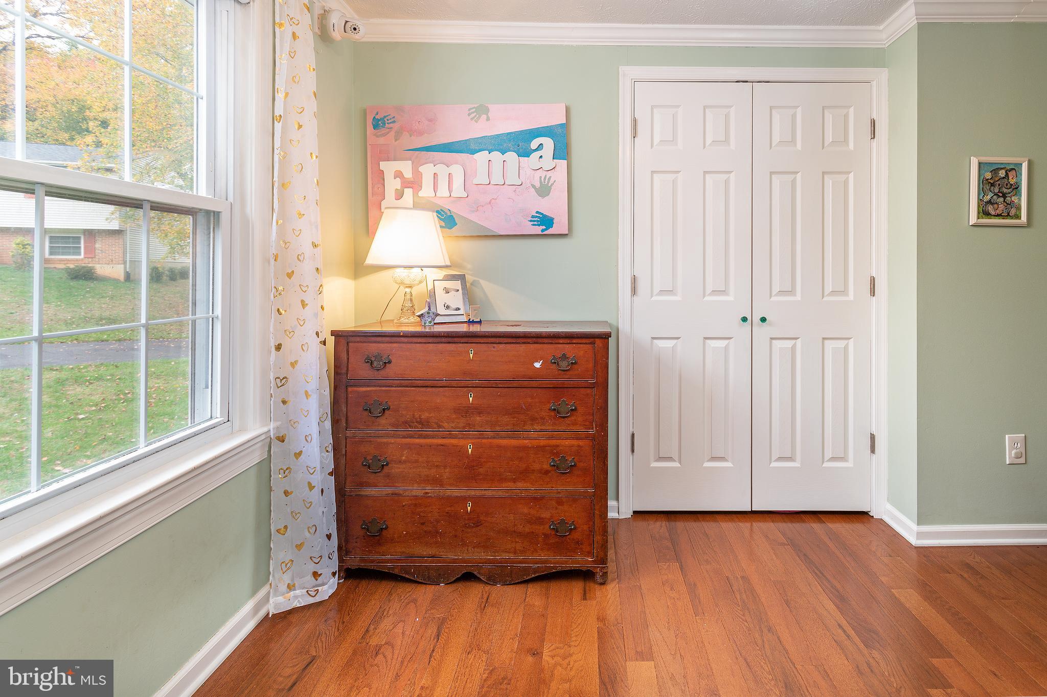 FIVE OAKS PLACE - Residential Lease