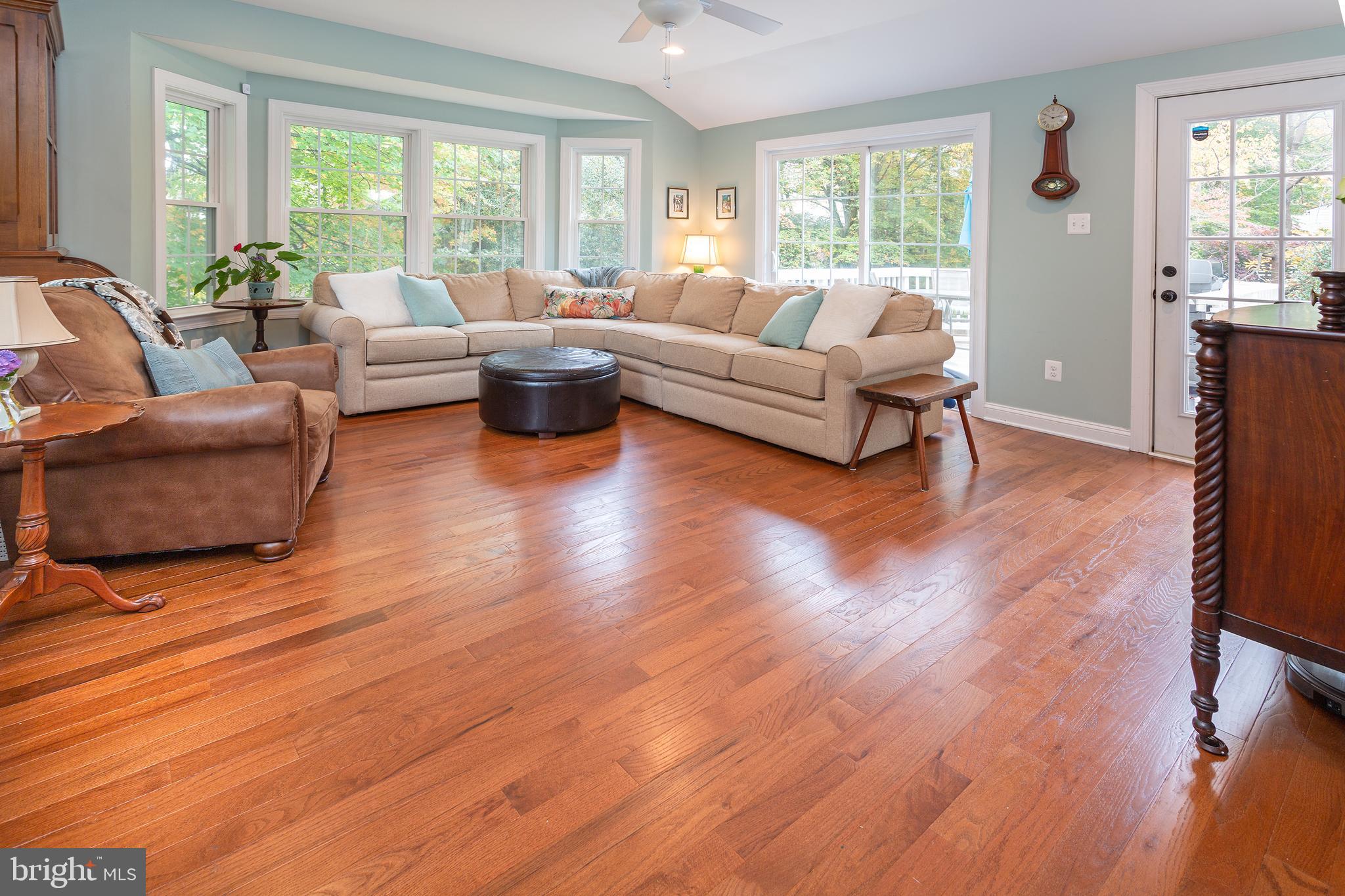 FIVE OAKS PLACE - Residential Lease