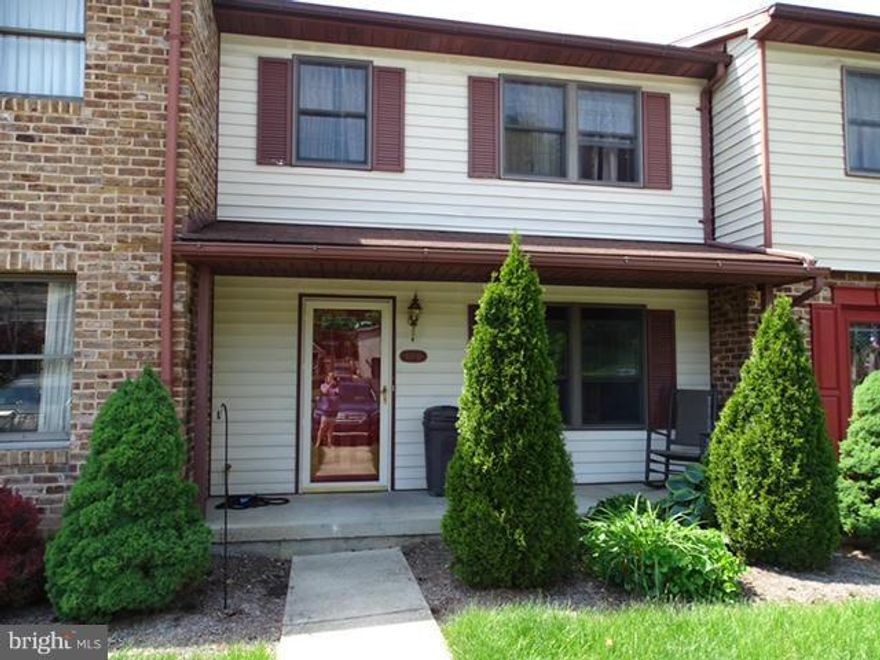 Nice 2 bedroom/2.5 bath condo out of town location within walking distance to local restaurants and shopping. Master bedroom w/ walk-in closet and attached master bath. Separate dining area off of kitchen that opens to deck. Finished family room  or office space w/ laundry area on lower level with lots of storage. Pets case by case. No smoking on inside of the unit. Contact agent for application