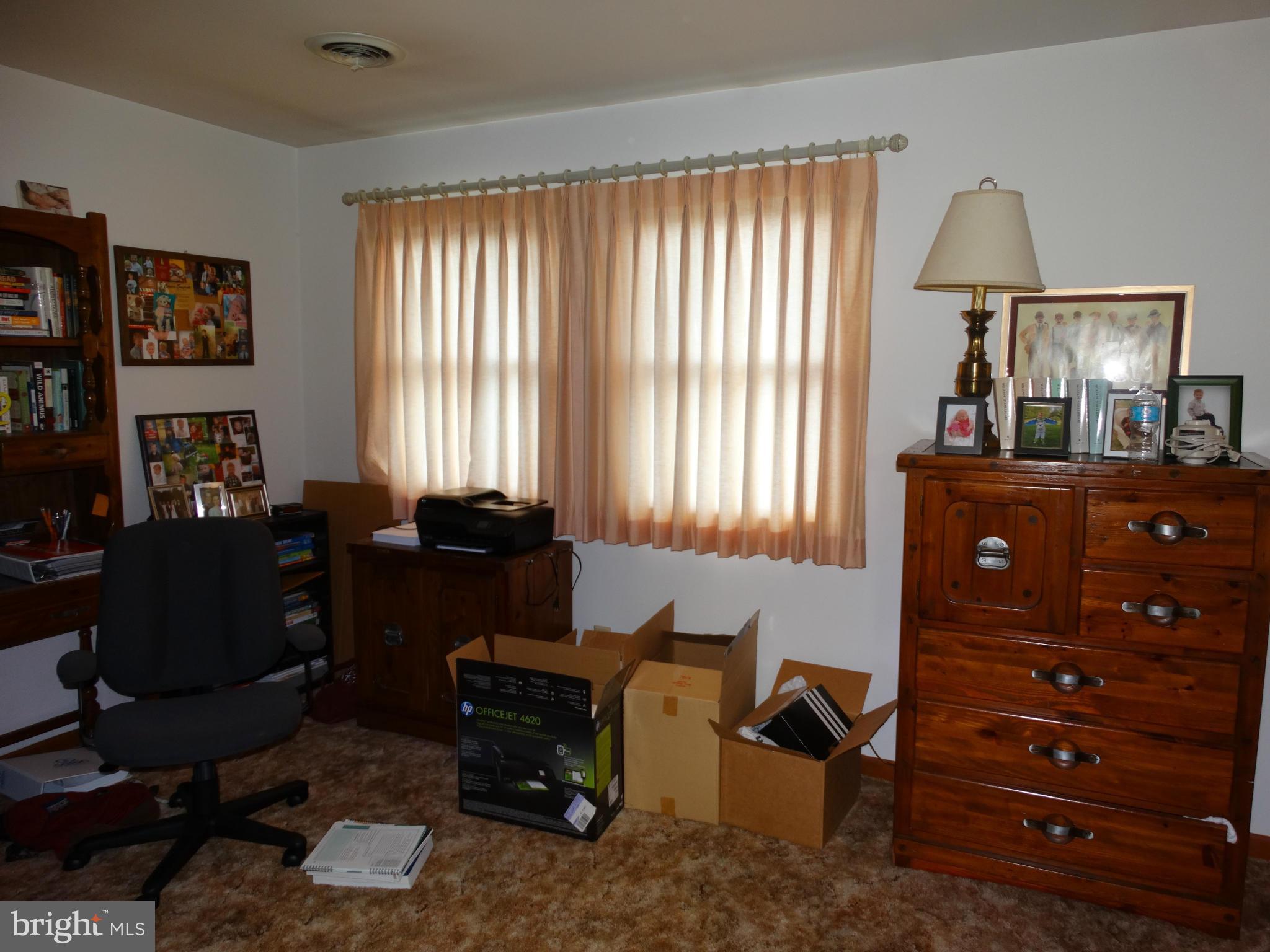 POTOMAC MANOR CONDOMINIUM - Residential Lease