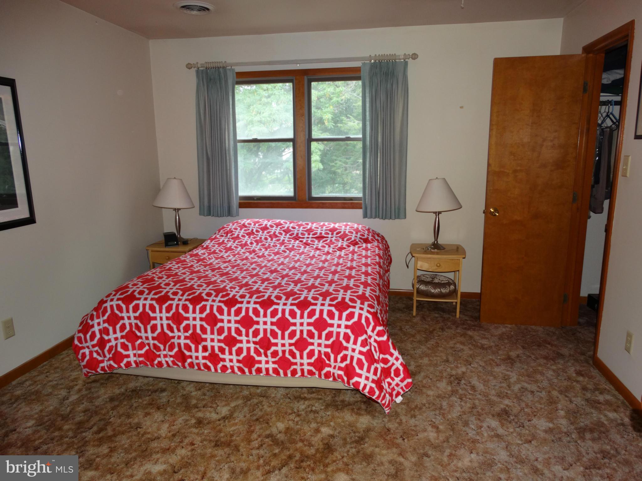 POTOMAC MANOR CONDOMINIUM - Residential Lease