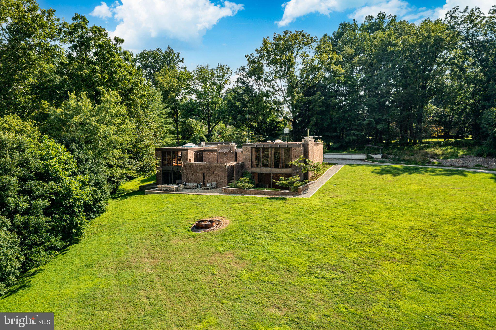 857 BRIARWOOD ROAD