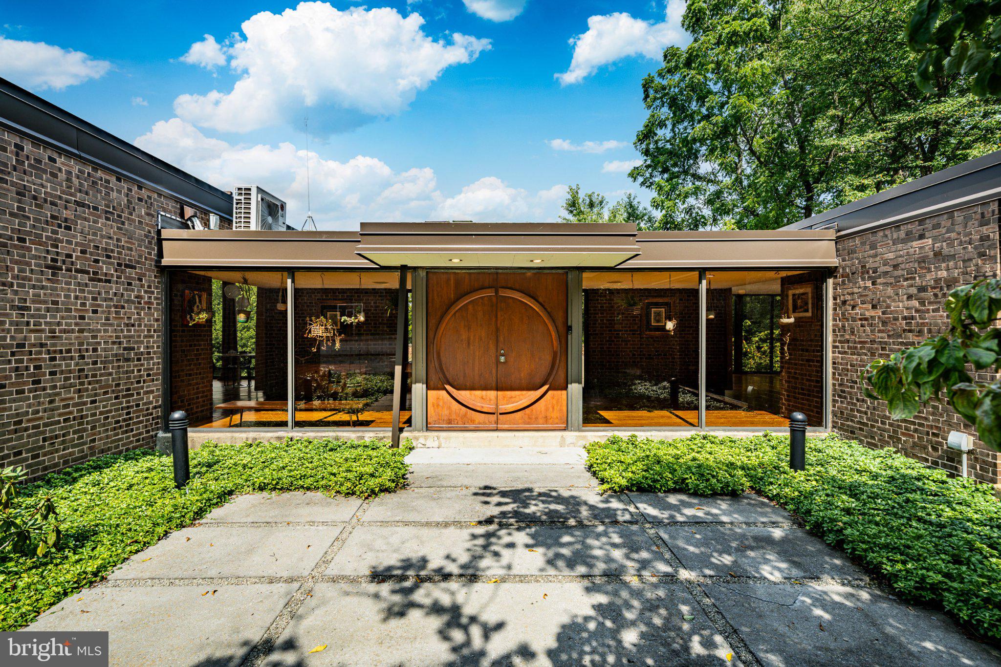 857 BRIARWOOD ROAD