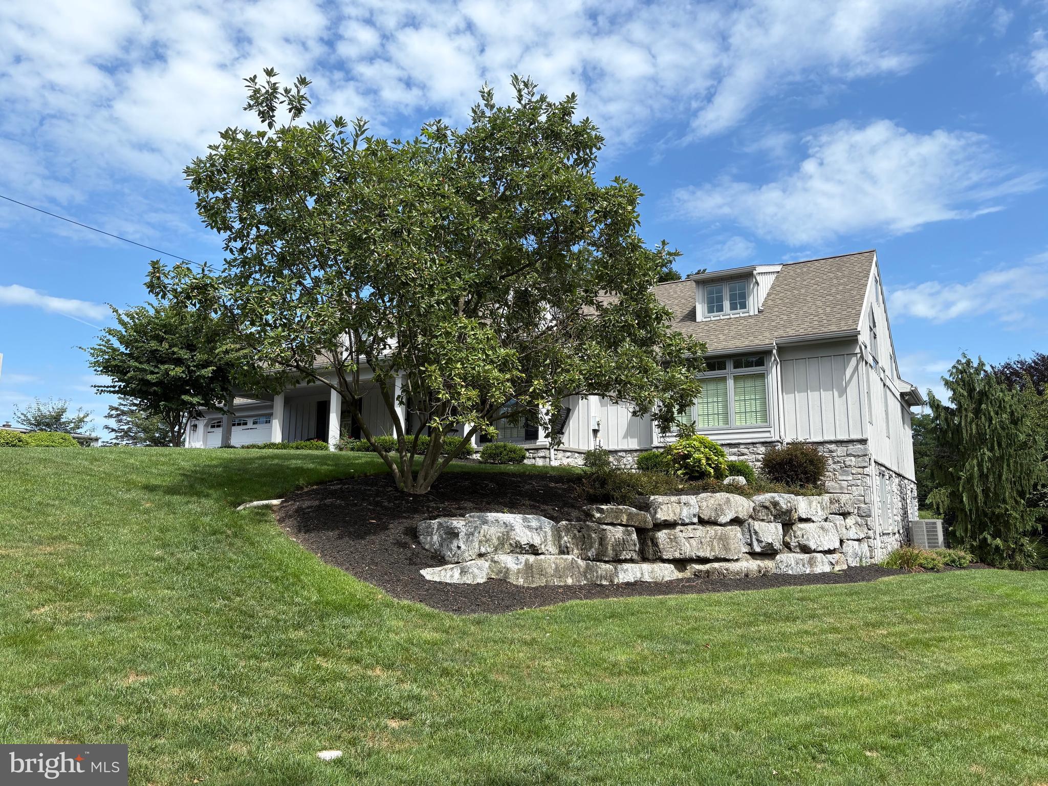 957 MONDALE ROAD