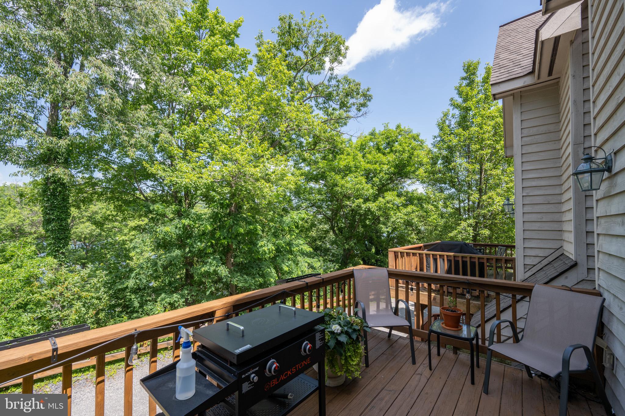 256 JEFFREY LANE 28